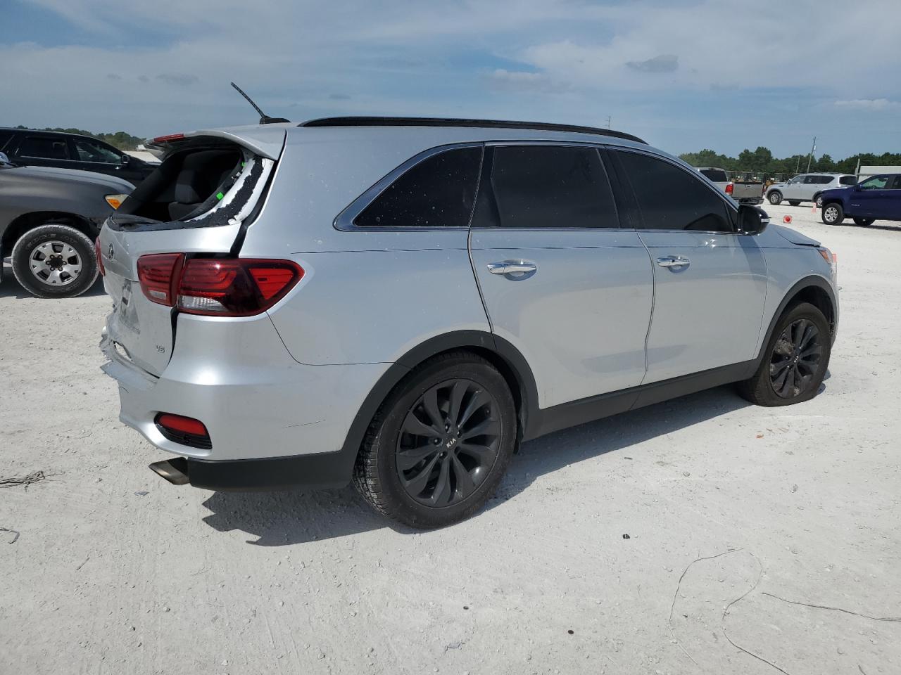 Photo 2 VIN: 5XYPG4A51LG641877 - KIA SORENTO 