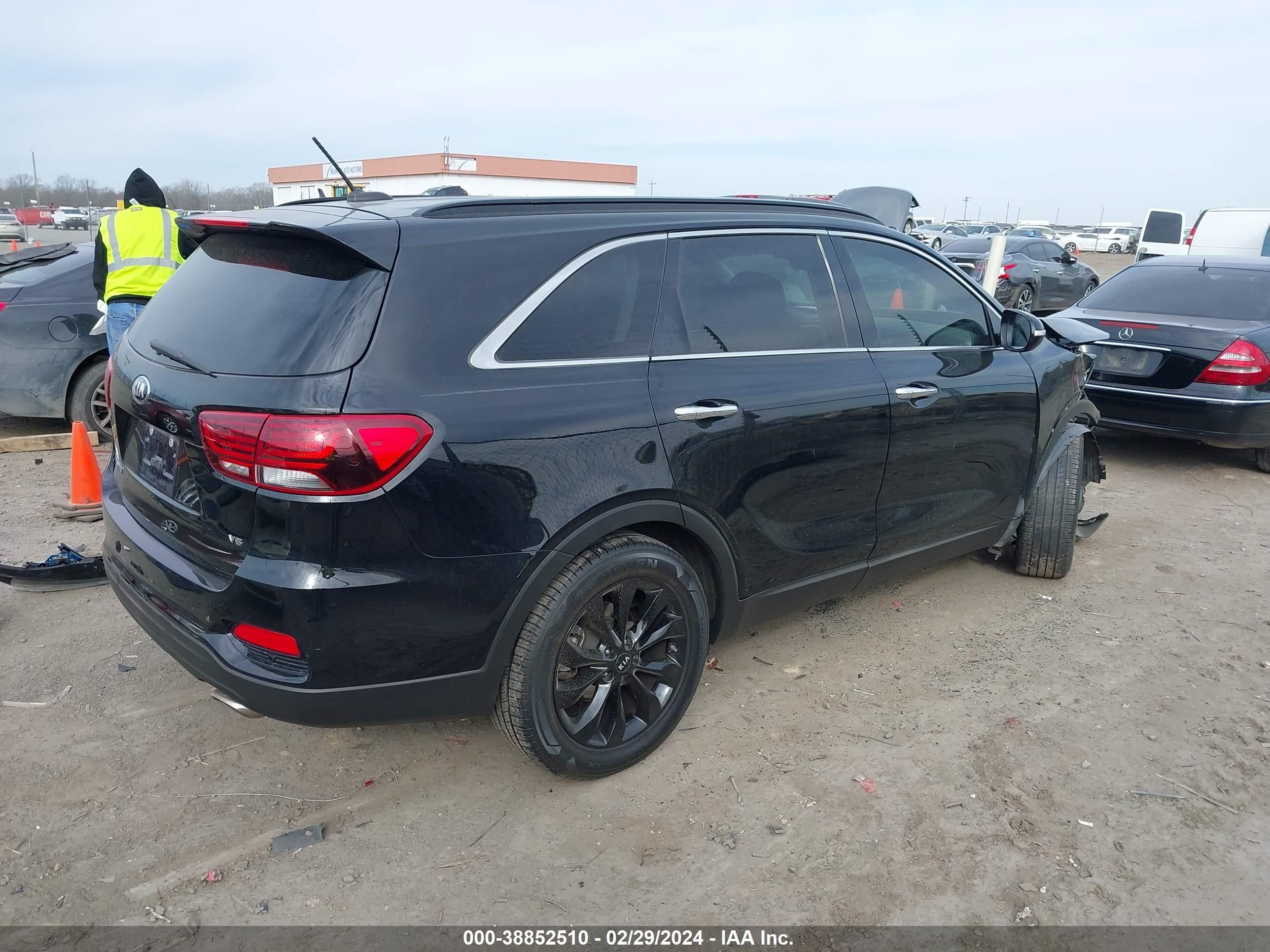 Photo 3 VIN: 5XYPG4A52KG607851 - KIA SORENTO 