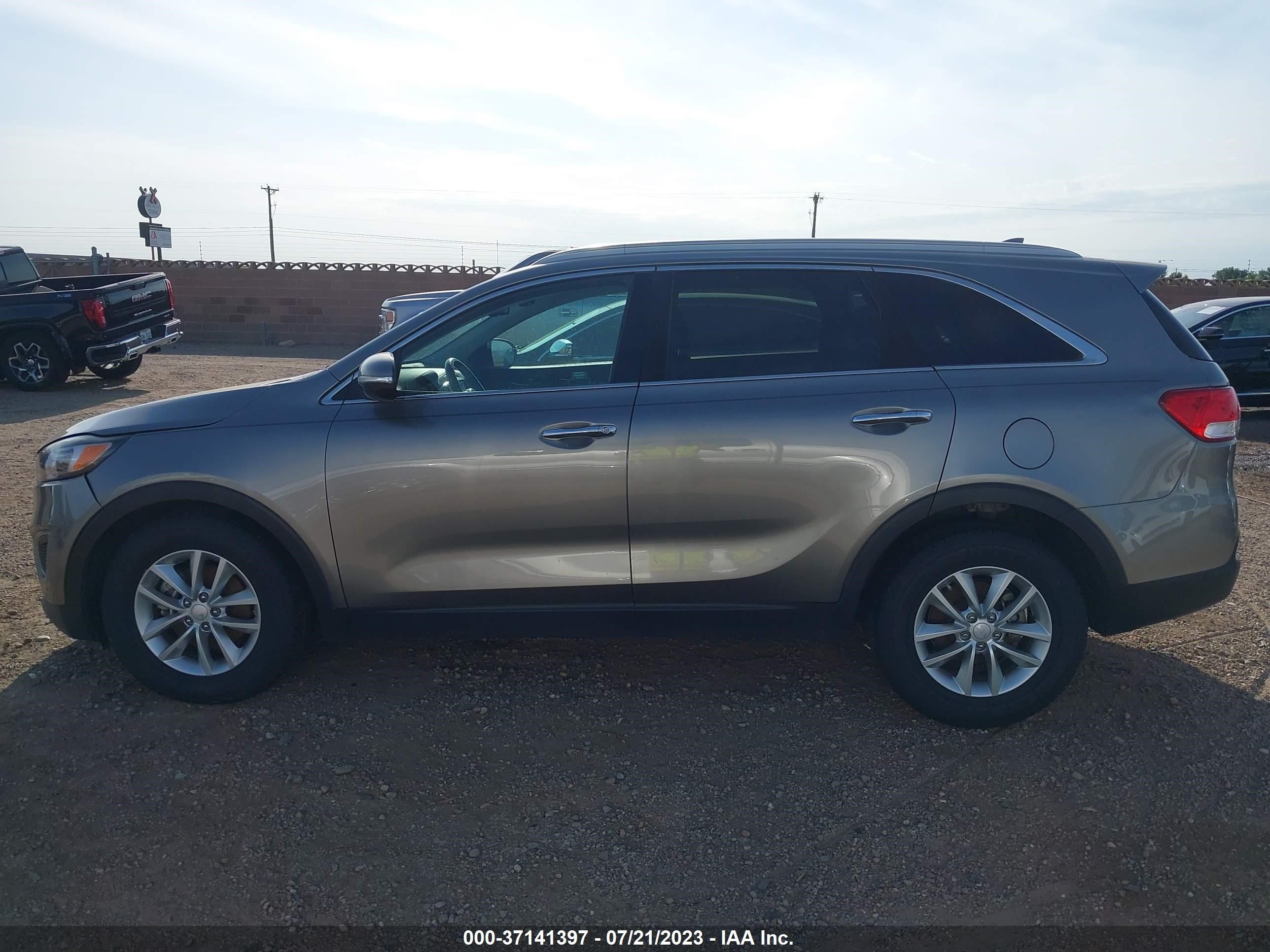 Photo 13 VIN: 5XYPG4A53GG125977 - KIA SORENTO 