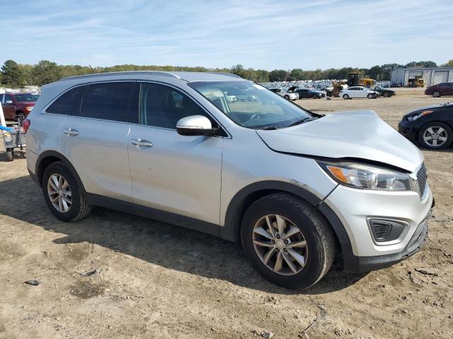 Photo 3 VIN: 5XYPG4A54GG122019 - KIA SORENTO LX 