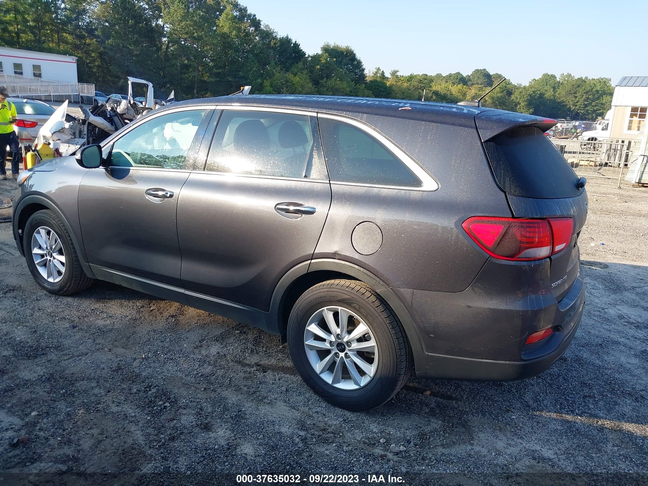 Photo 2 VIN: 5XYPG4A54KG487485 - KIA SORENTO 