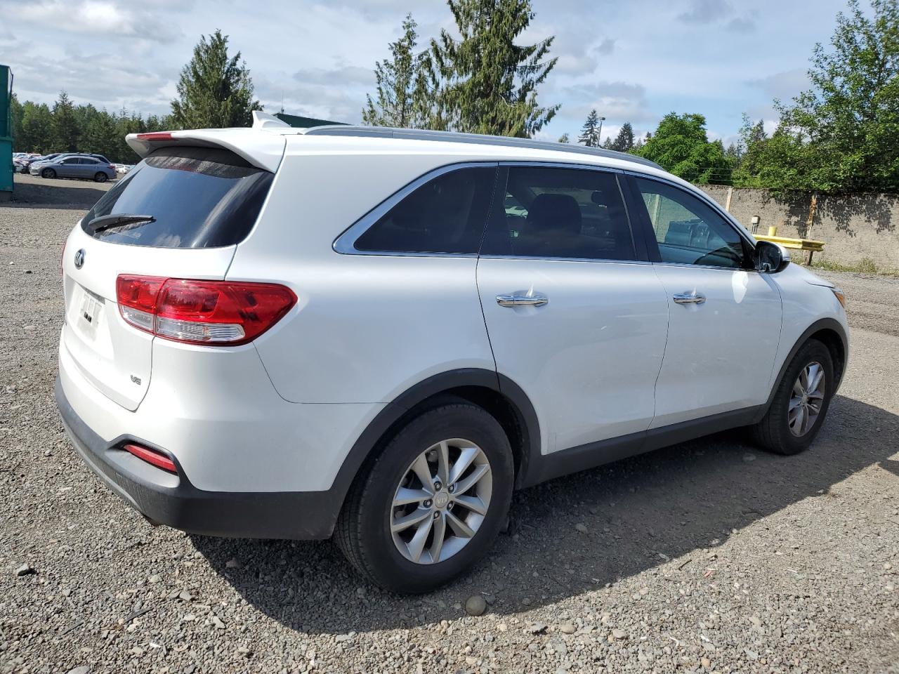 Photo 2 VIN: 5XYPG4A56GG019331 - KIA SORENTO 