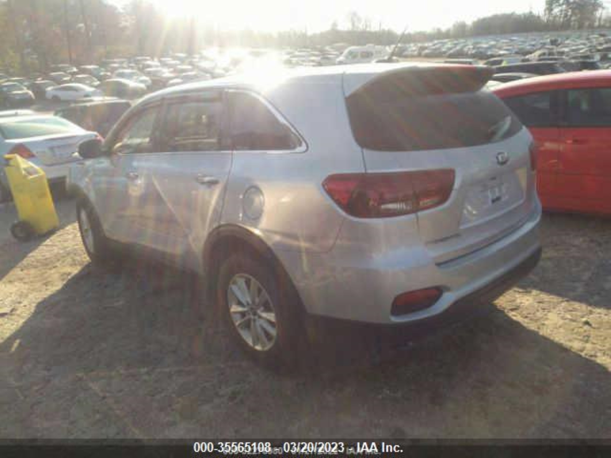 Photo 2 VIN: 5XYPG4A56KG482711 - KIA SORENTO 