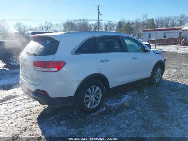 Photo 3 VIN: 5XYPG4A58GG011313 - KIA SORENTO 