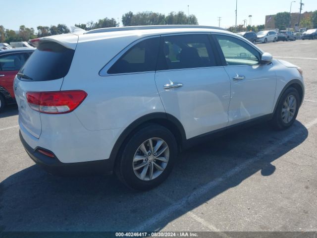 Photo 3 VIN: 5XYPG4A58GG104607 - KIA SORENTO 