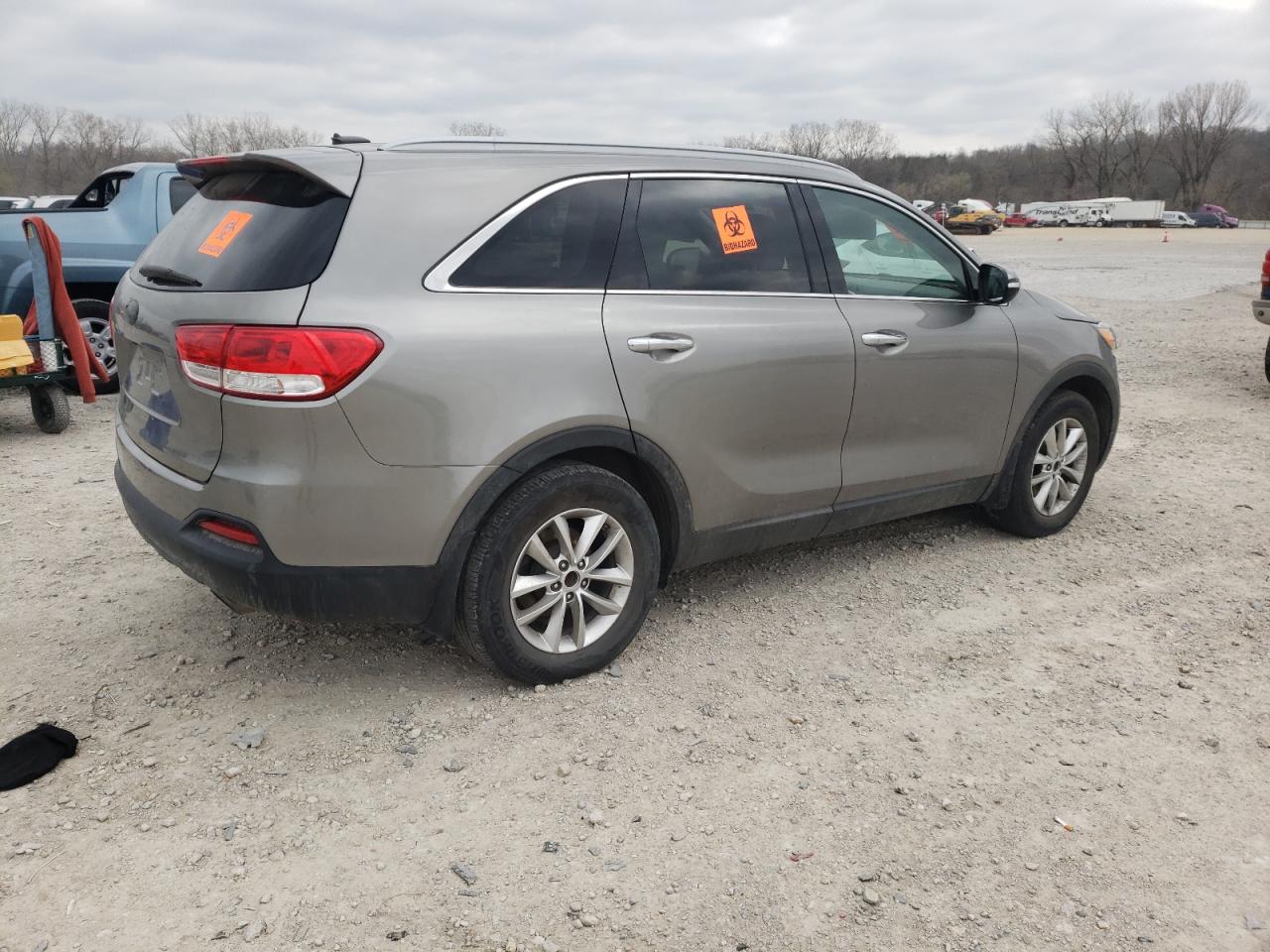 Photo 2 VIN: 5XYPG4A58HG285628 - KIA SORENTO 