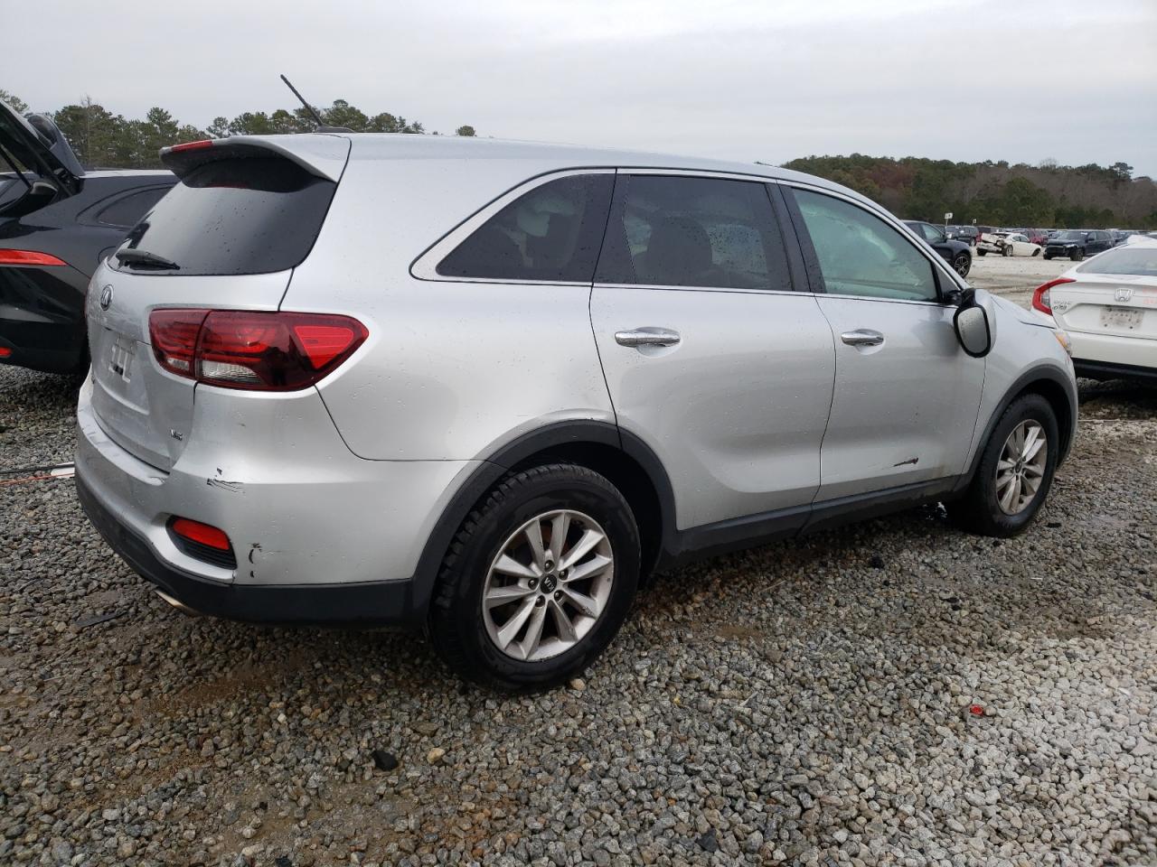 Photo 2 VIN: 5XYPG4A58KG517345 - KIA SORENTO 