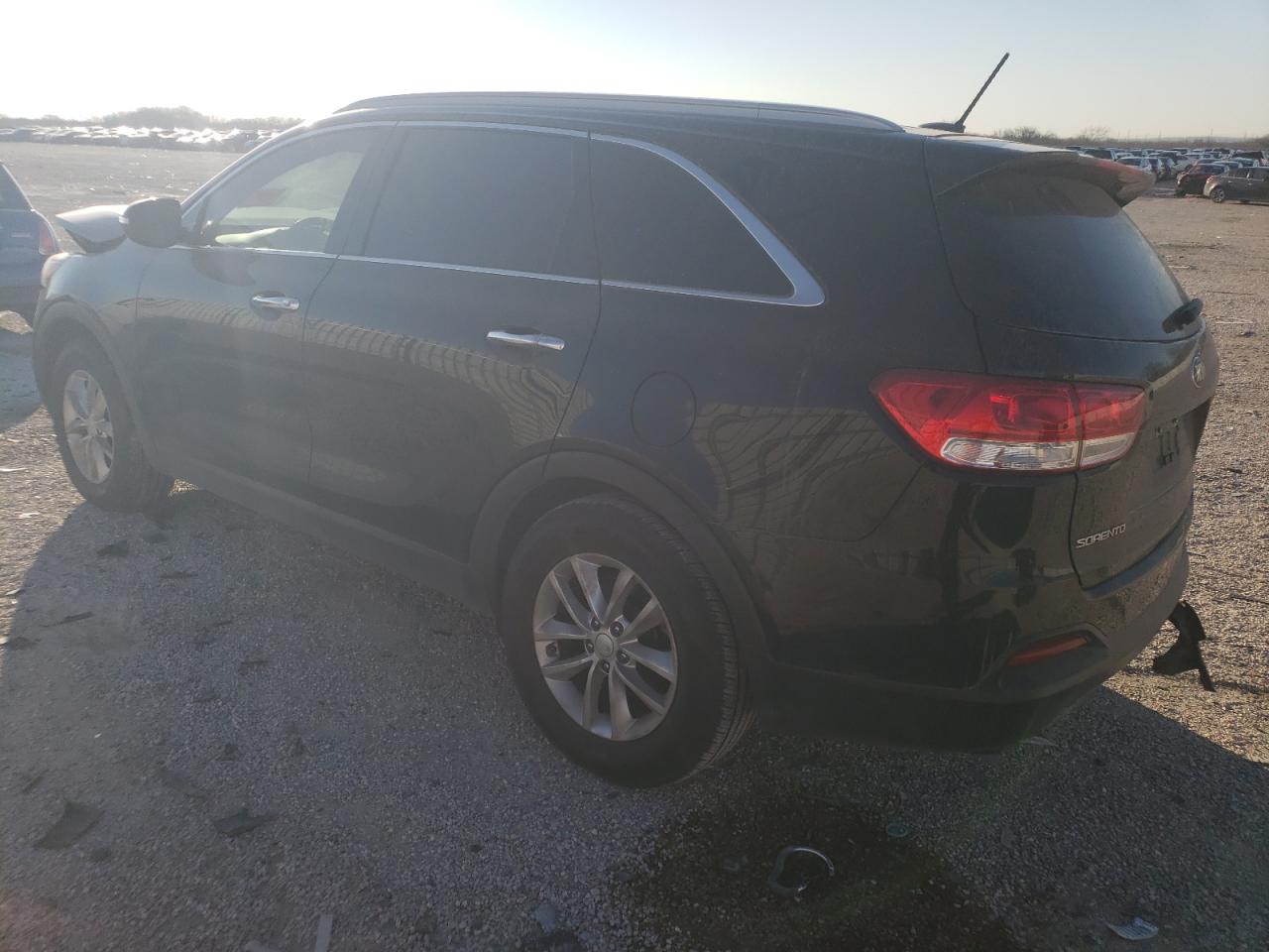 Photo 1 VIN: 5XYPG4A5XHG305717 - KIA SORENTO 