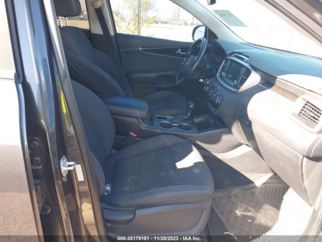 Photo 4 VIN: 5XYPG4A5XJG339825 - KIA SORENTO 