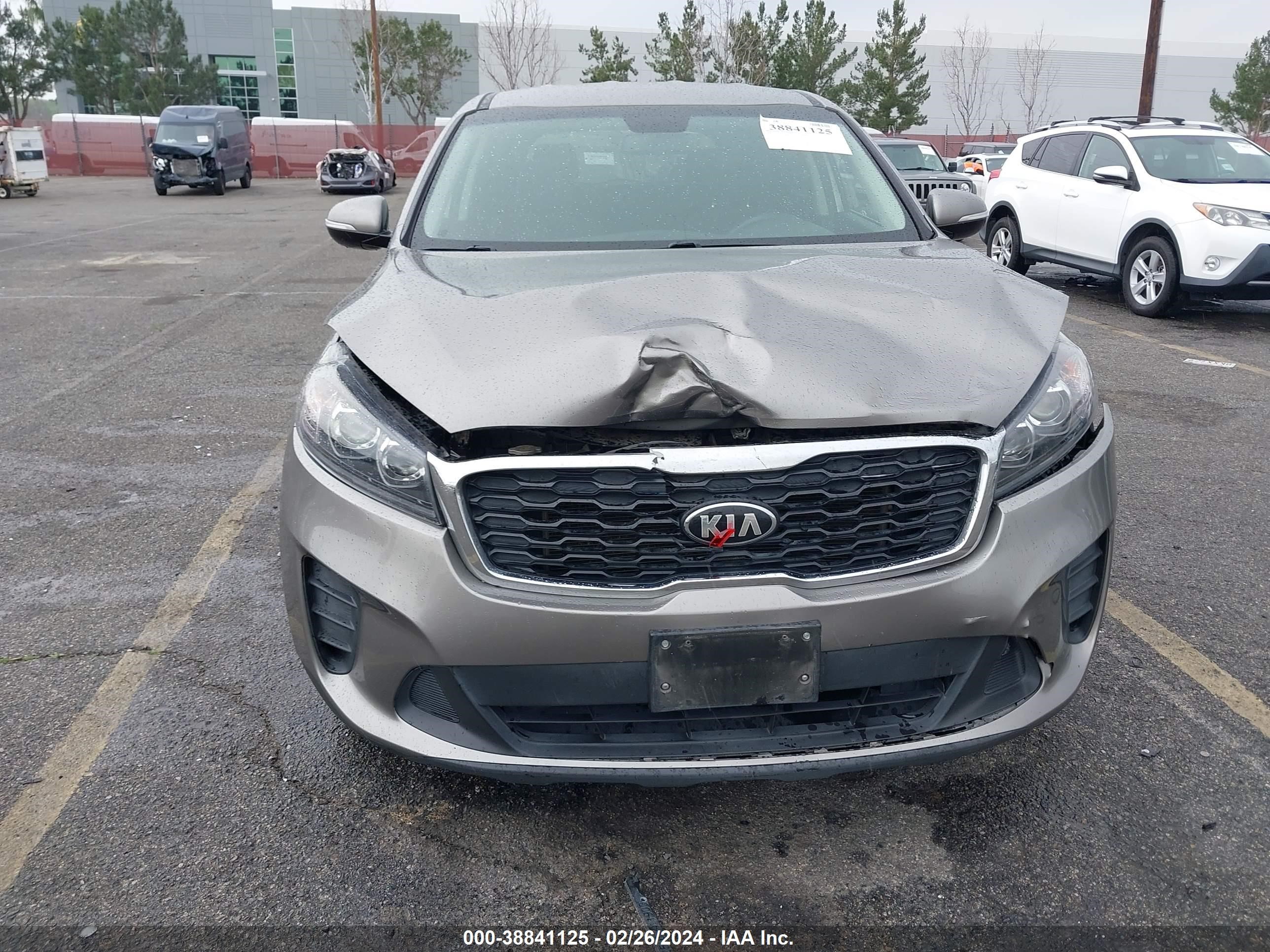 Photo 5 VIN: 5XYPG4A5XKG489015 - KIA SORENTO 