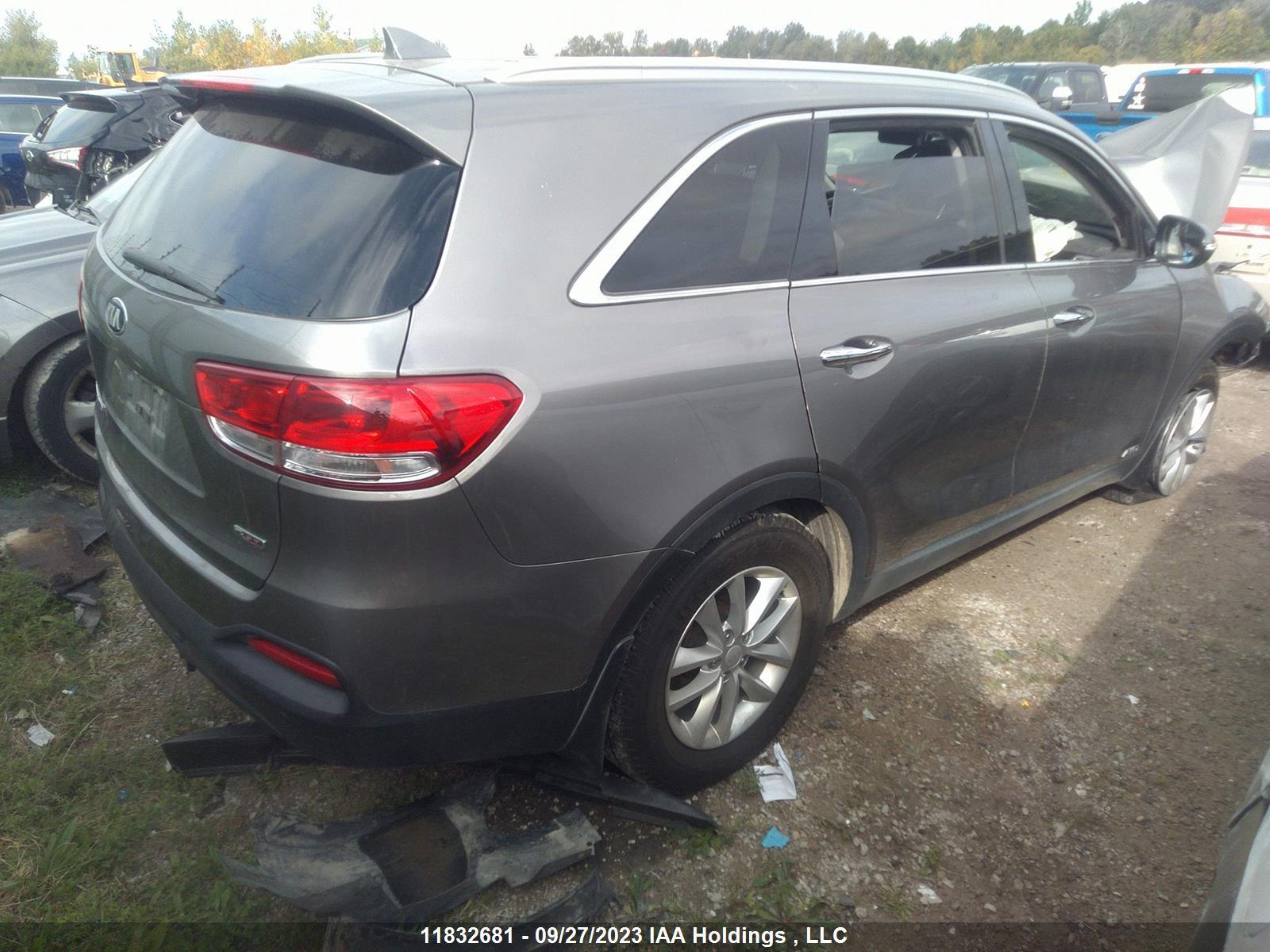 Photo 3 VIN: 5XYPGDA17JG366090 - KIA SORENTO 