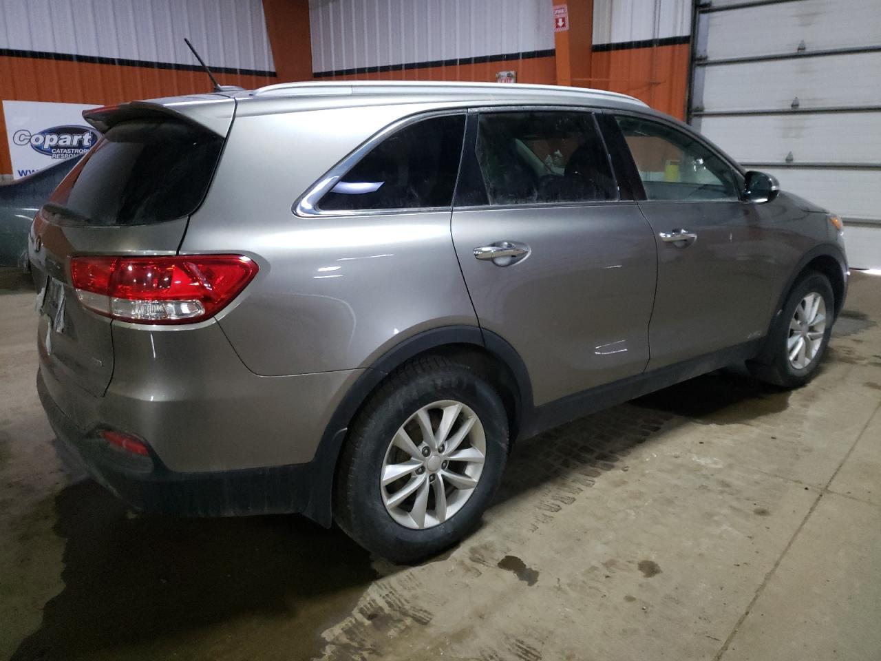 Photo 2 VIN: 5XYPGDA30JG344658 - KIA SORENTO 