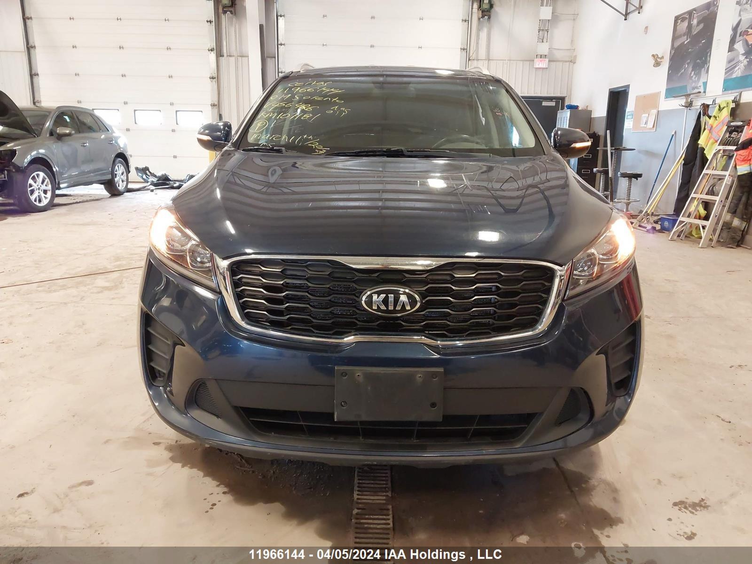 Photo 11 VIN: 5XYPGDA30KG456426 - KIA SORENTO 