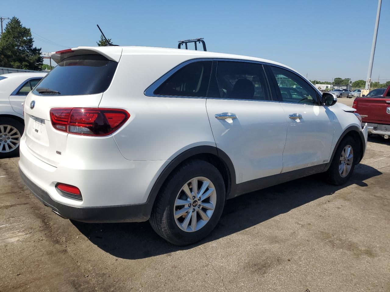 Photo 2 VIN: 5XYPGDA34KG527417 - KIA SORENTO 