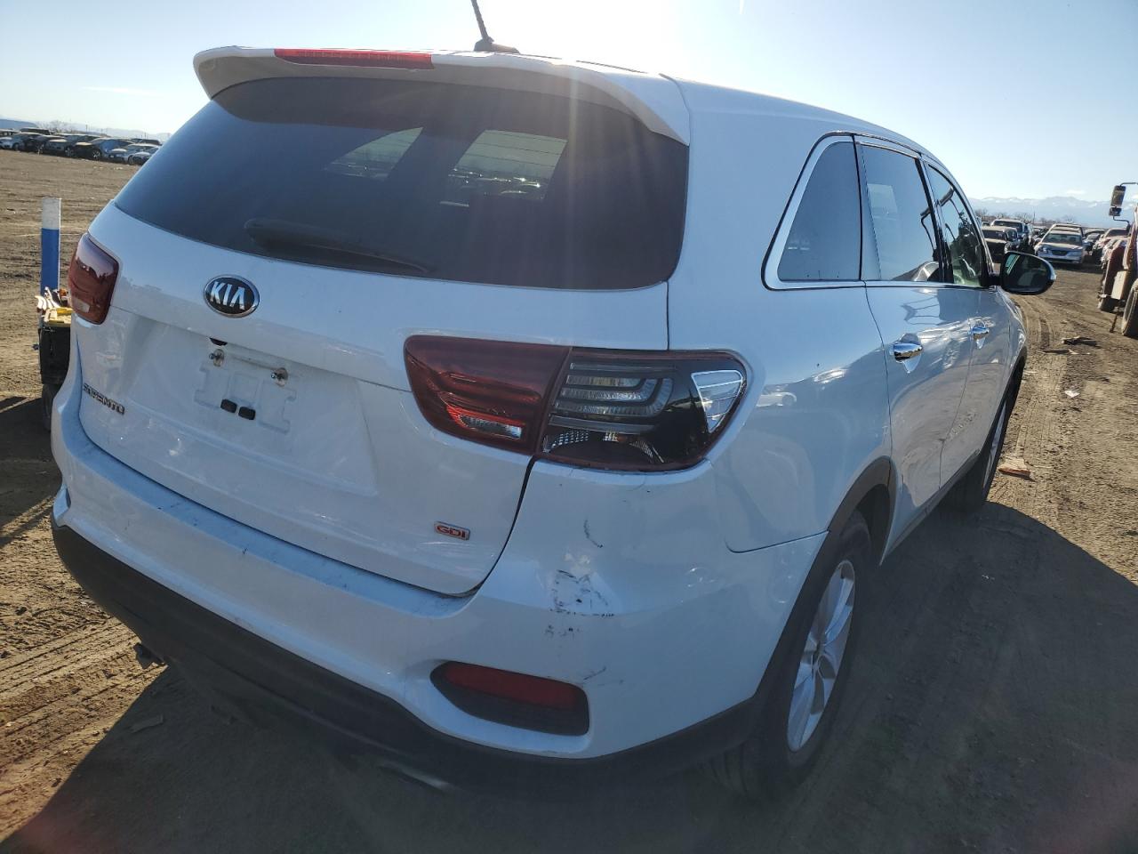 Photo 2 VIN: 5XYPGDA34KG569988 - KIA SORENTO 