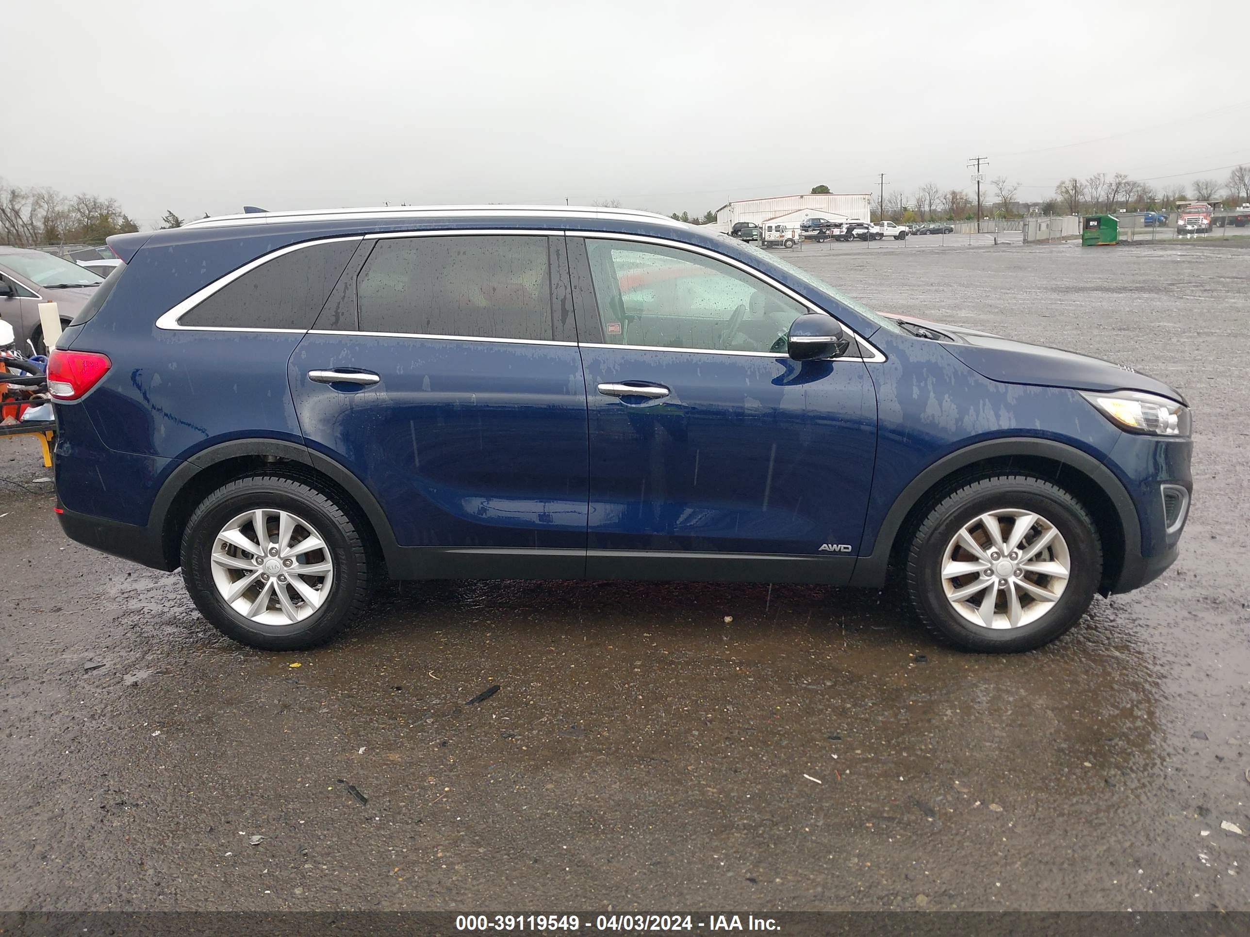 Photo 12 VIN: 5XYPGDA35JG370429 - KIA SORENTO 