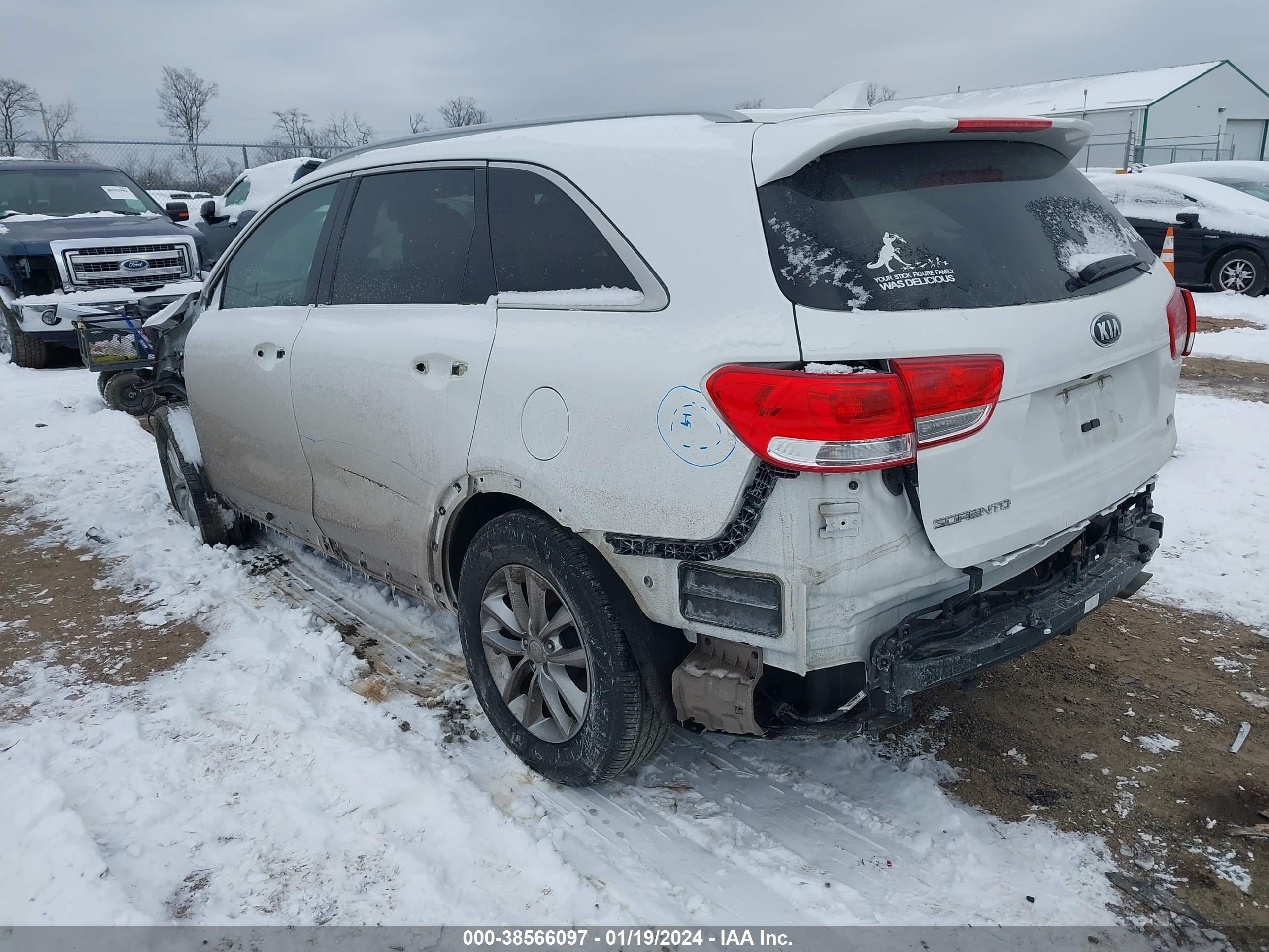 Photo 2 VIN: 5XYPGDA37JG382842 - KIA SORENTO 