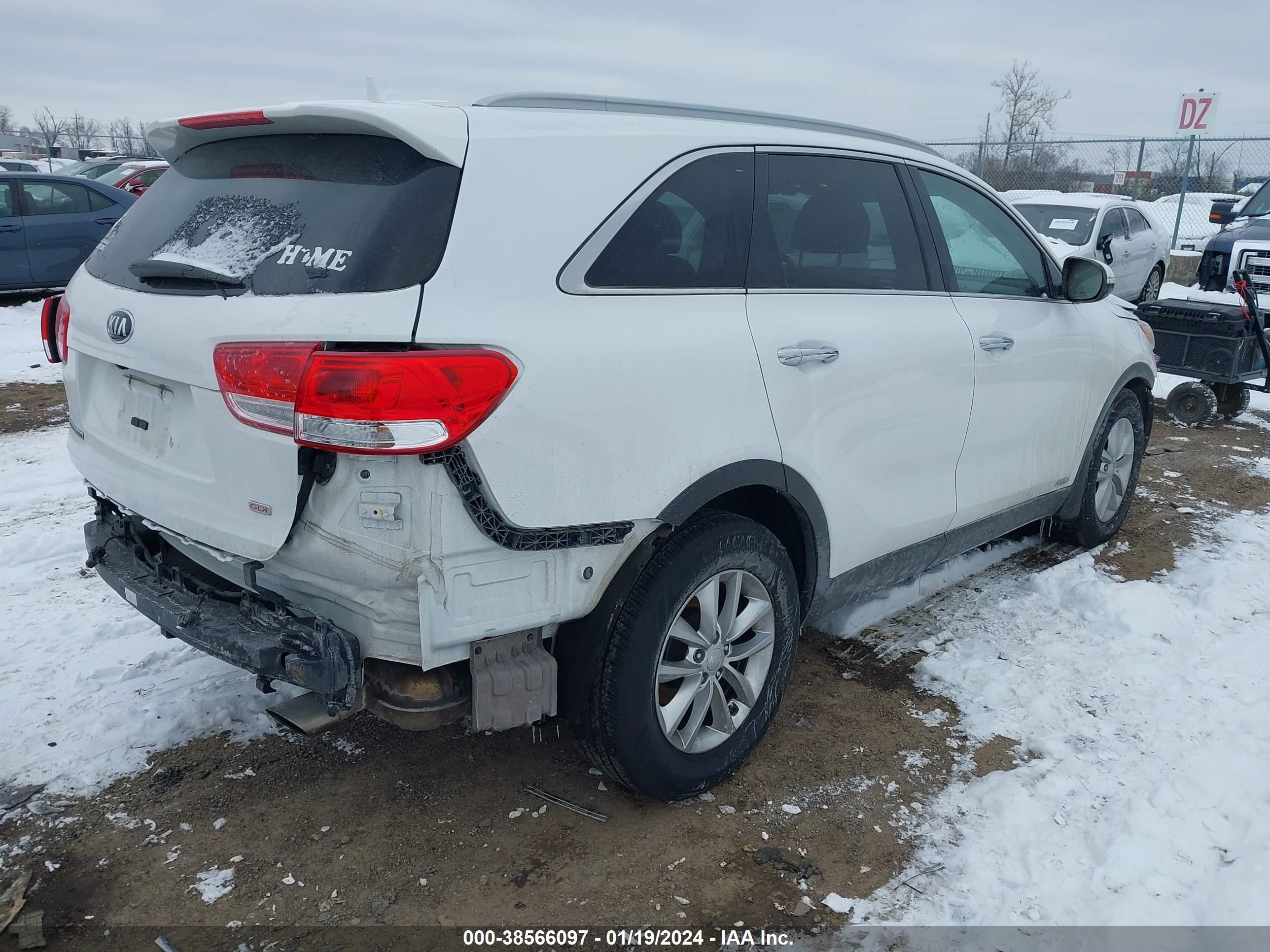 Photo 3 VIN: 5XYPGDA37JG382842 - KIA SORENTO 