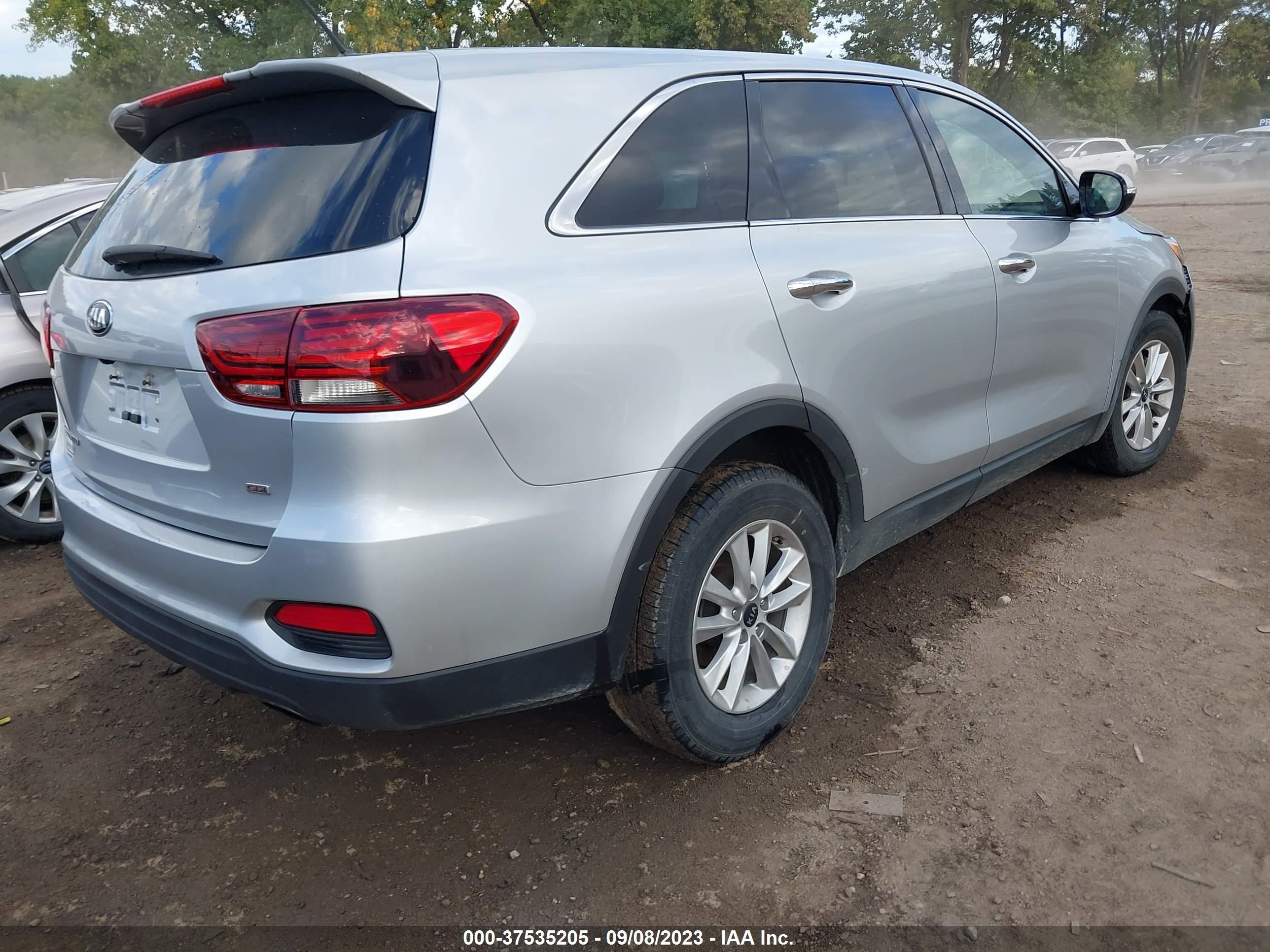 Photo 3 VIN: 5XYPGDA37KG502947 - KIA SORENTO 