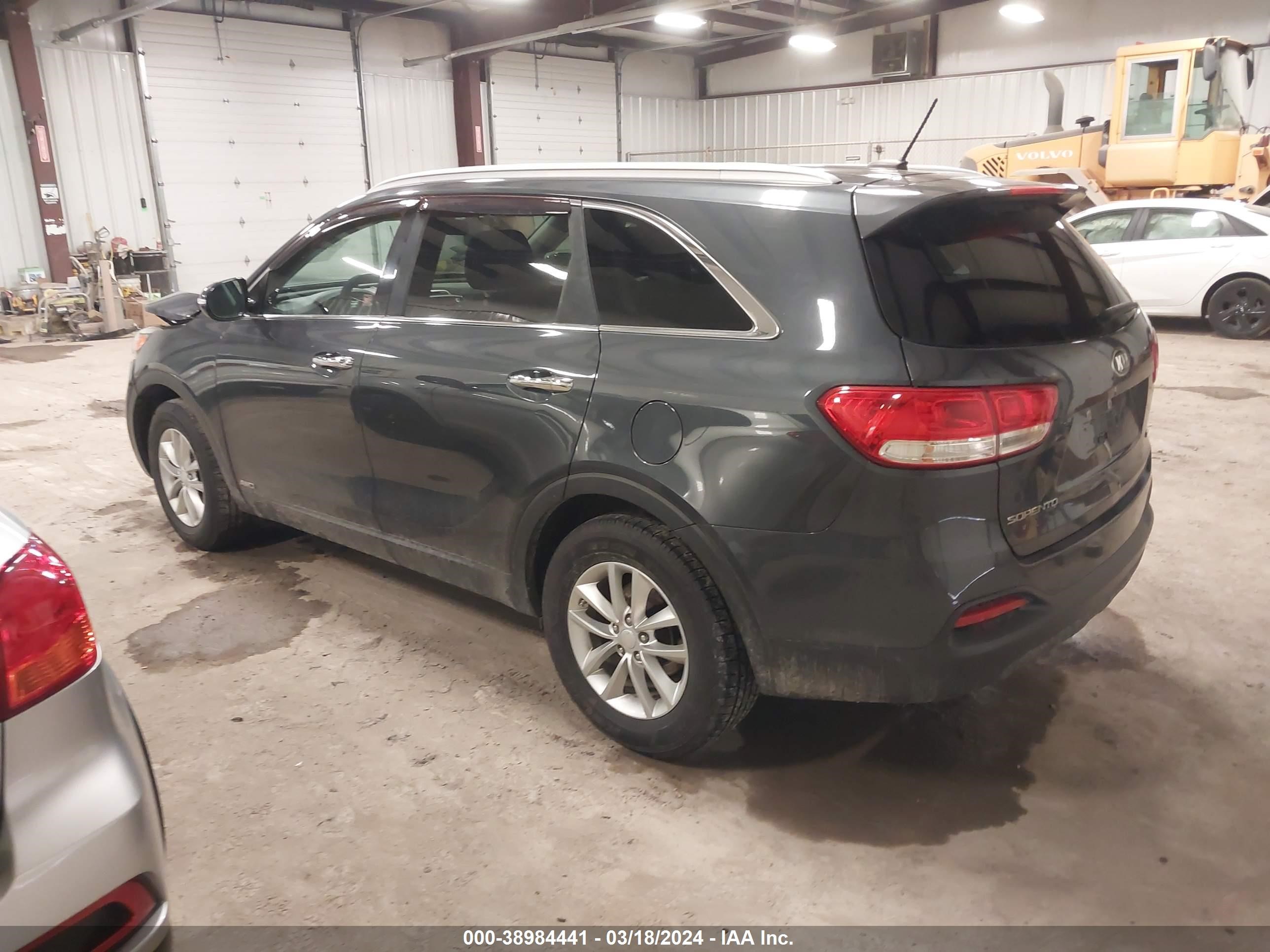 Photo 2 VIN: 5XYPGDA38GG109692 - KIA SORENTO 