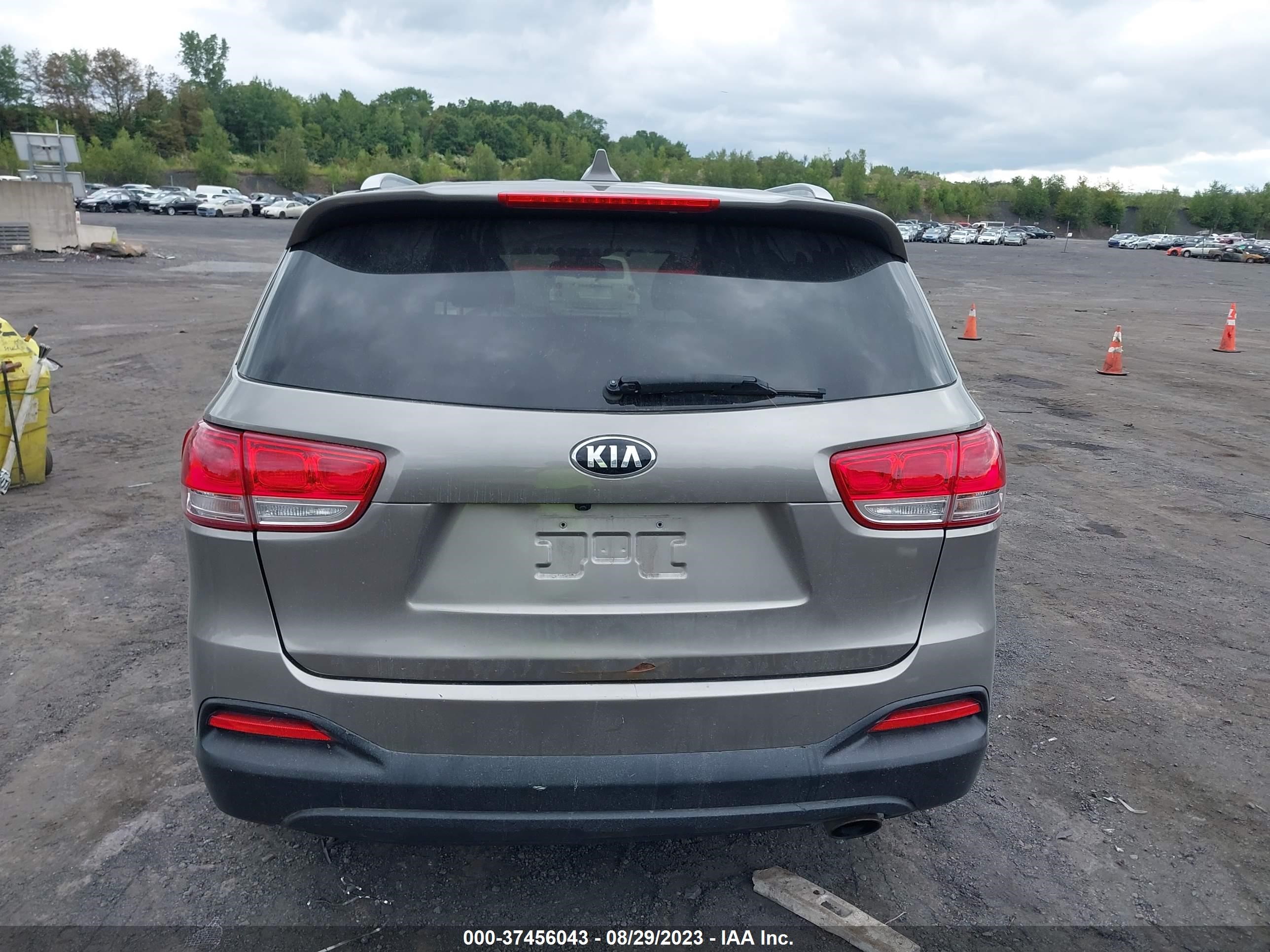 Photo 15 VIN: 5XYPGDA38JG405190 - KIA SORENTO 