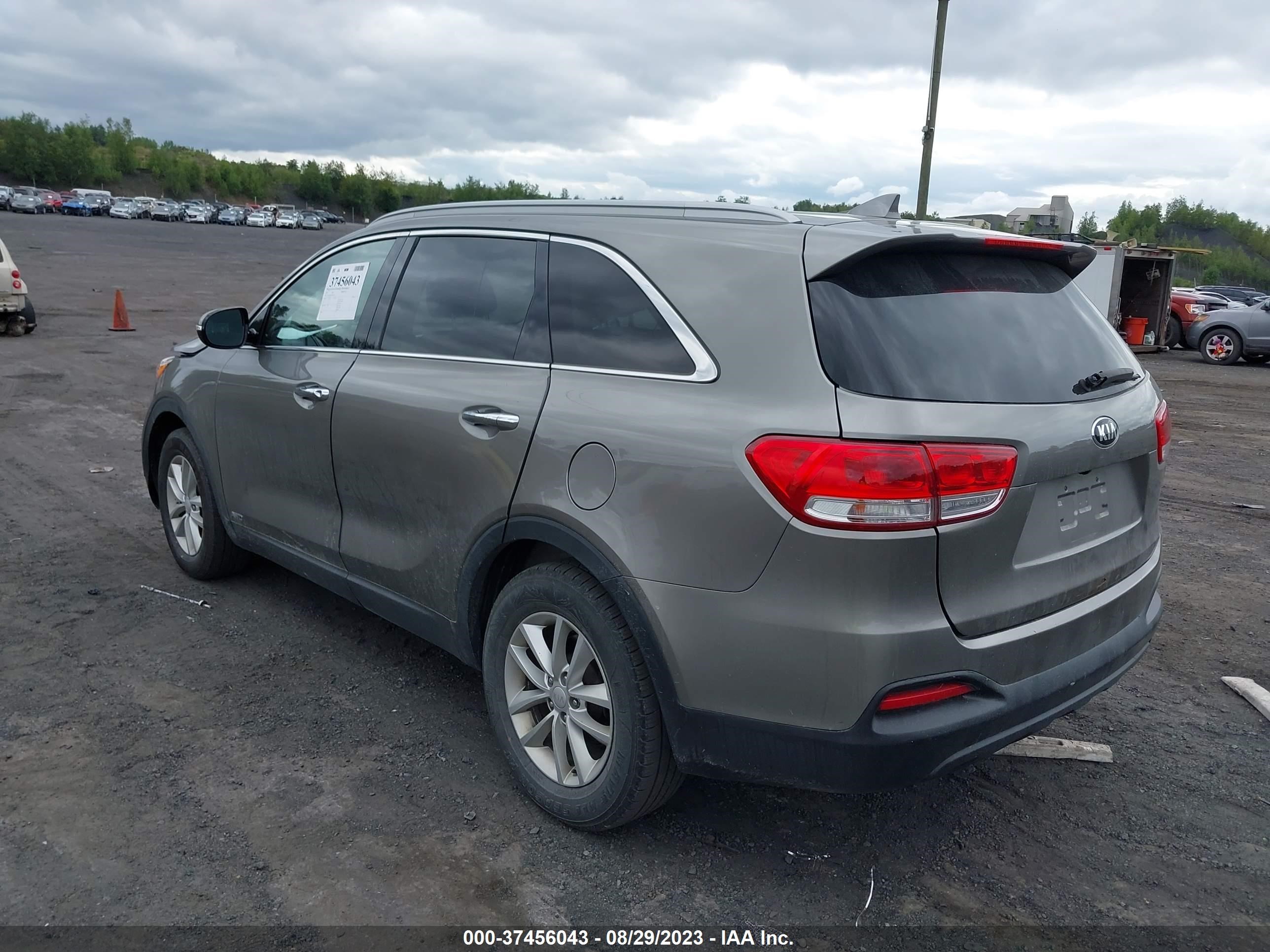 Photo 2 VIN: 5XYPGDA38JG405190 - KIA SORENTO 