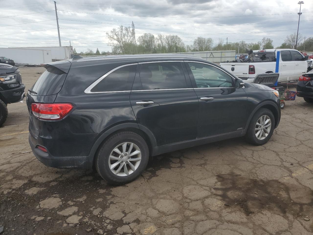 Photo 2 VIN: 5XYPGDA39JG369607 - KIA SORENTO 