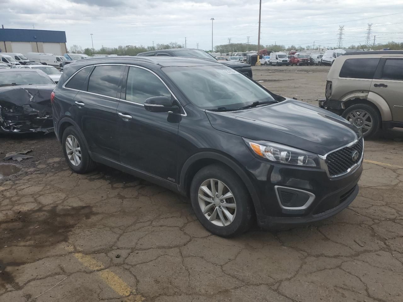 Photo 3 VIN: 5XYPGDA39JG369607 - KIA SORENTO 