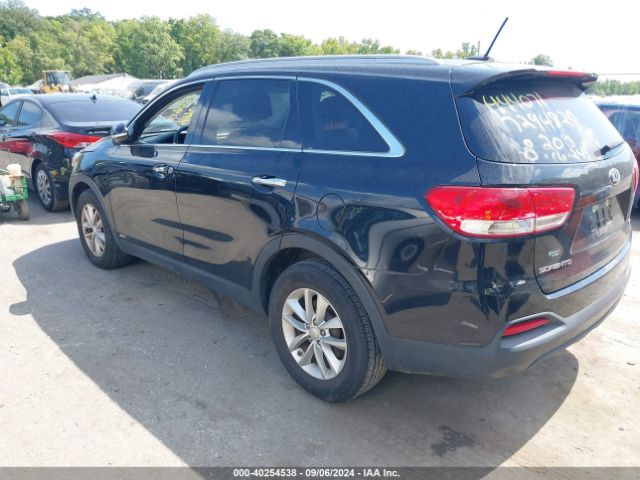 Photo 2 VIN: 5XYPGDA3XHG258803 - KIA SORENTO 