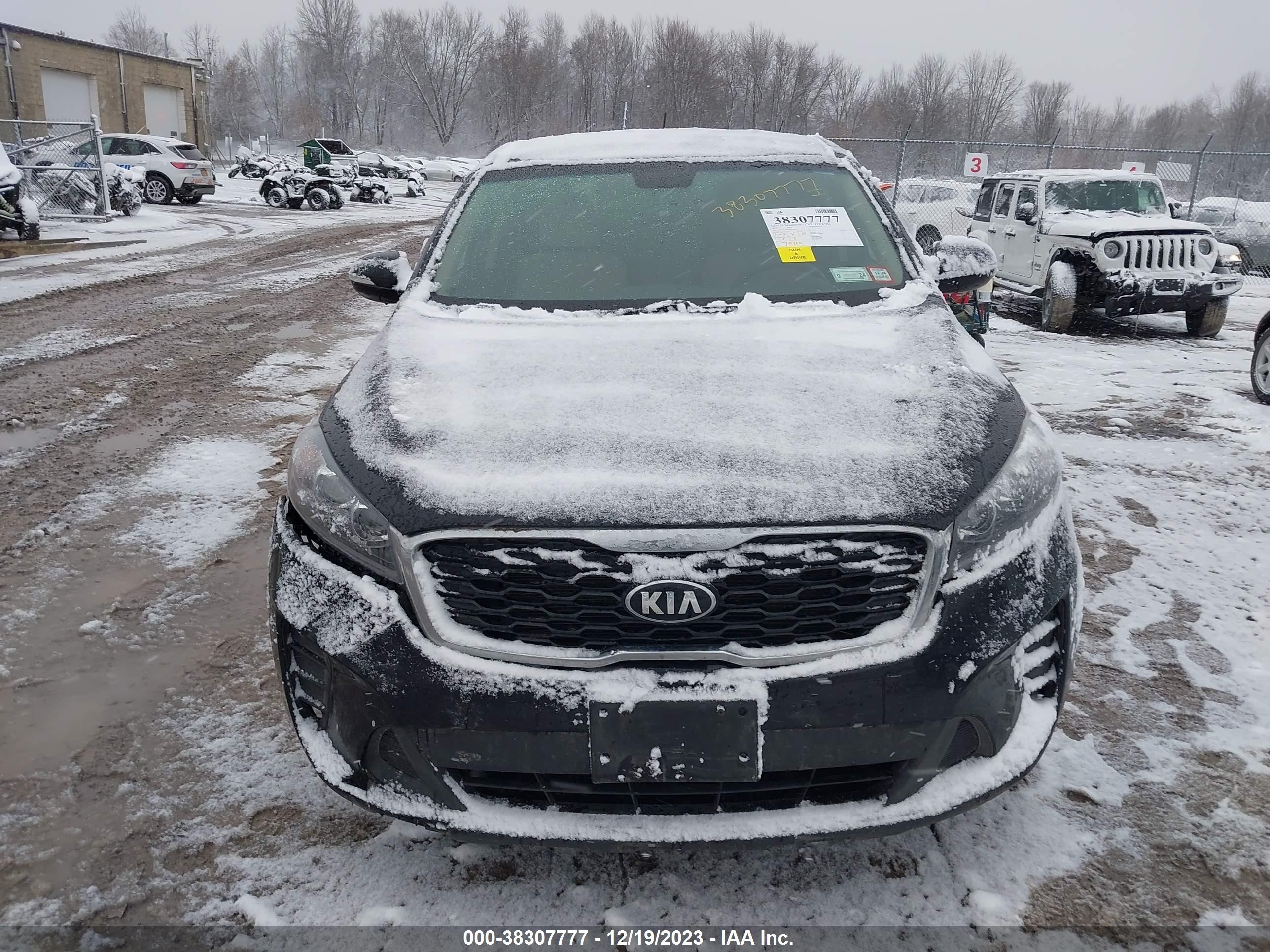 Photo 11 VIN: 5XYPGDA3XKG573799 - KIA SORENTO 