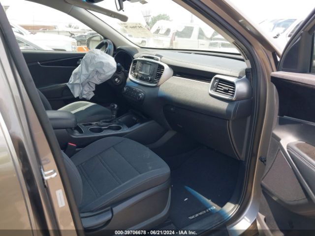 Photo 4 VIN: 5XYPGDA52GG135657 - KIA SORENTO 