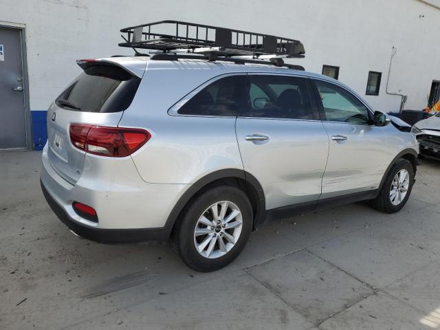 Photo 2 VIN: 5XYPGDA54KG484747 - KIA SORENTO LX 