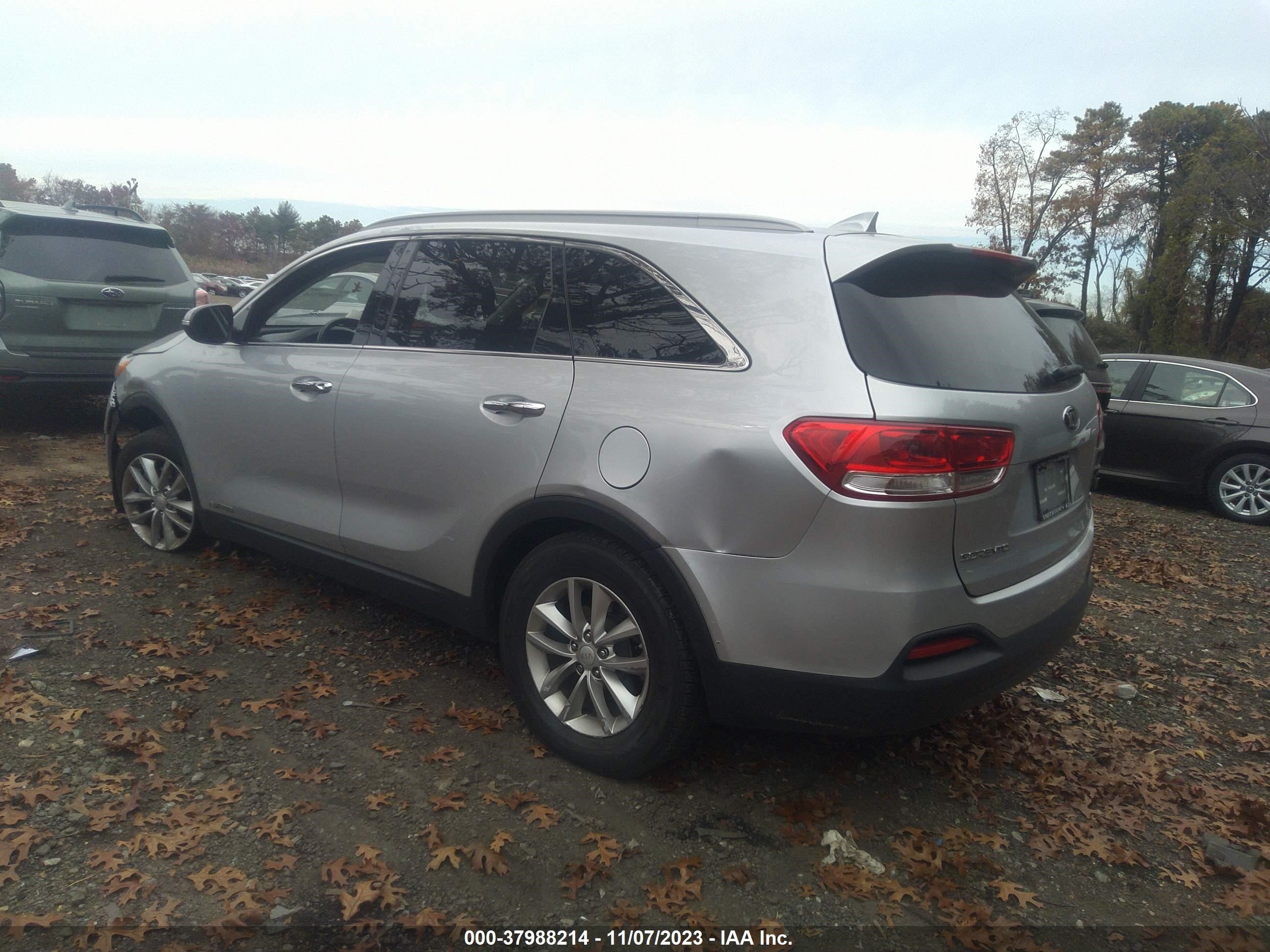 Photo 2 VIN: 5XYPGDA55GG155594 - KIA SORENTO 