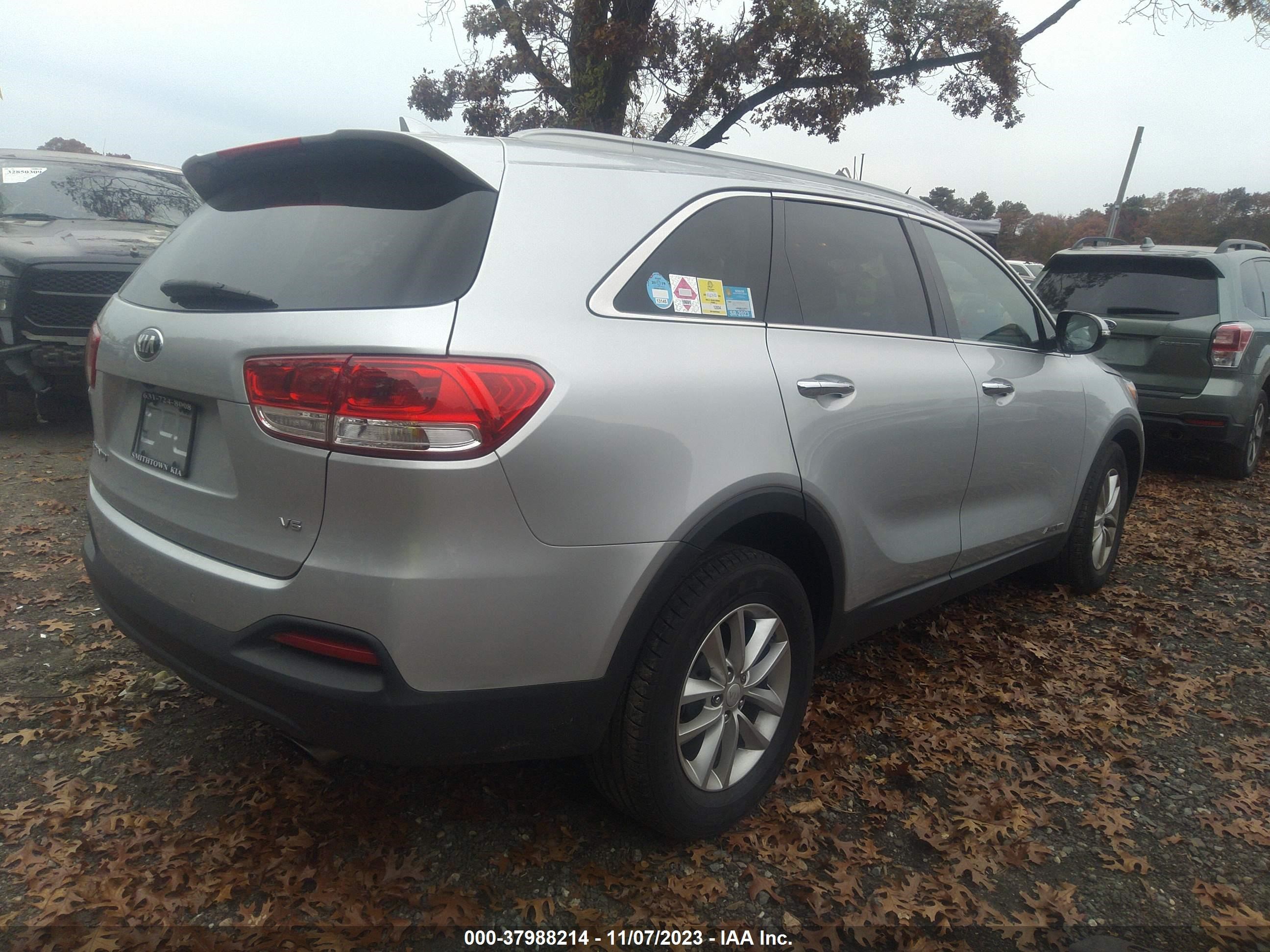 Photo 3 VIN: 5XYPGDA55GG155594 - KIA SORENTO 