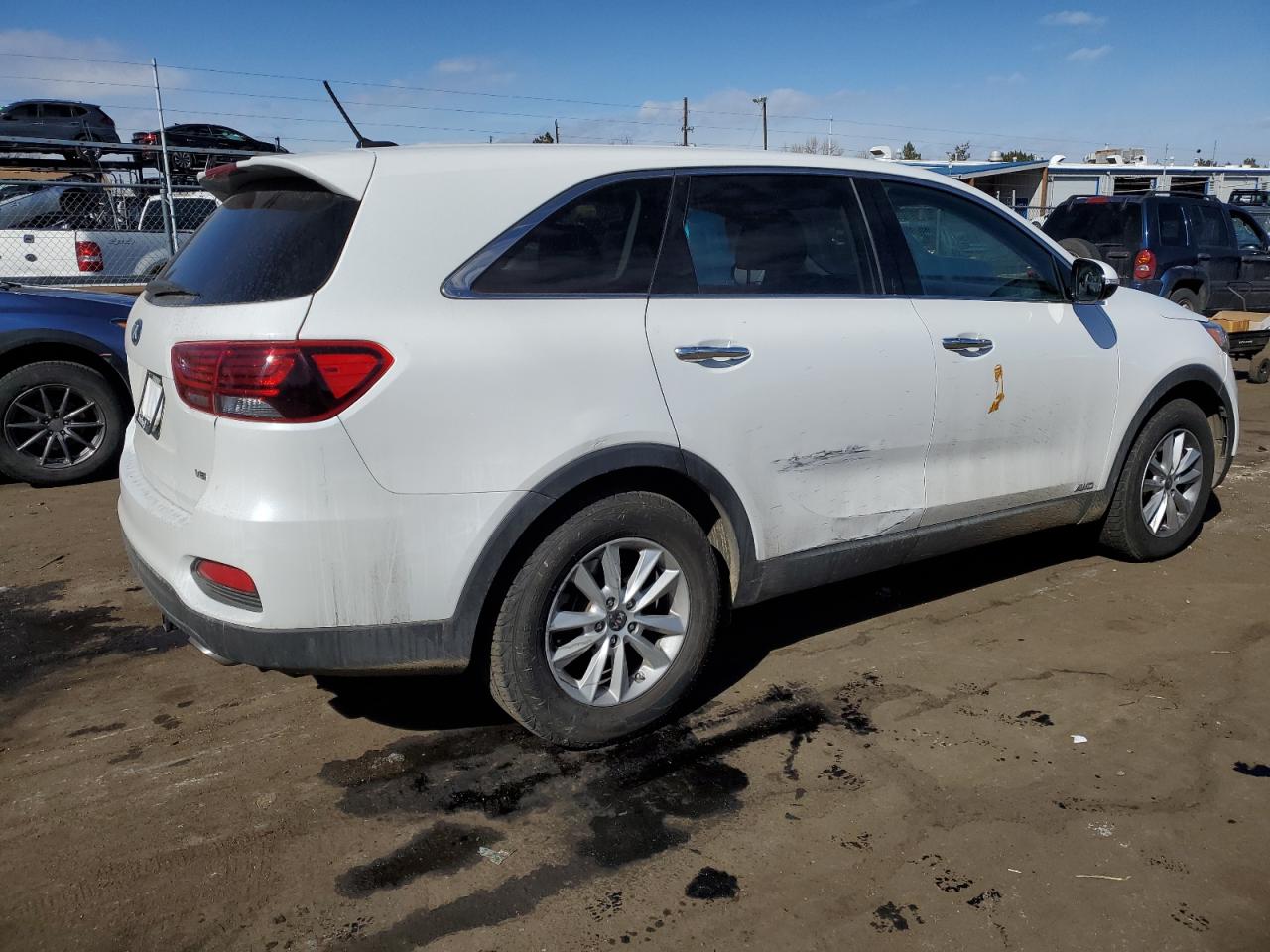 Photo 2 VIN: 5XYPGDA56KG467433 - KIA SORENTO 