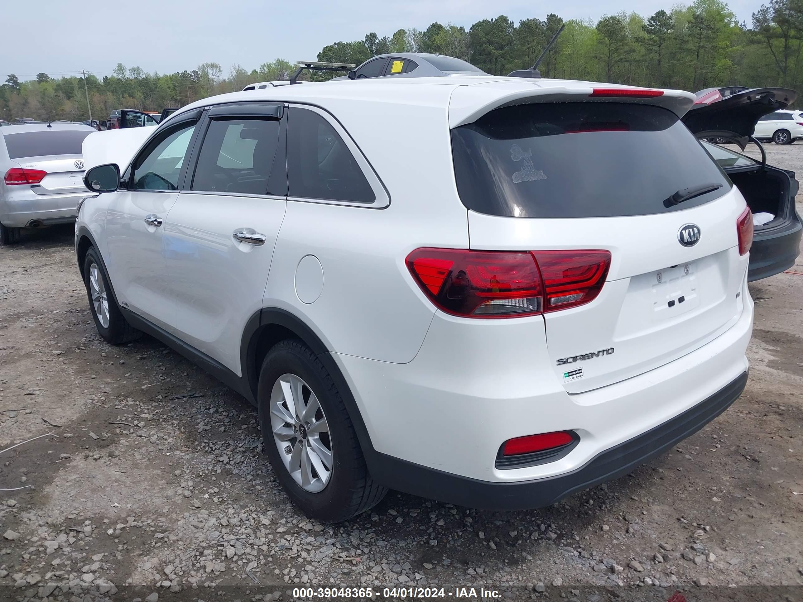 Photo 2 VIN: 5XYPGDA57KG449734 - KIA SORENTO 