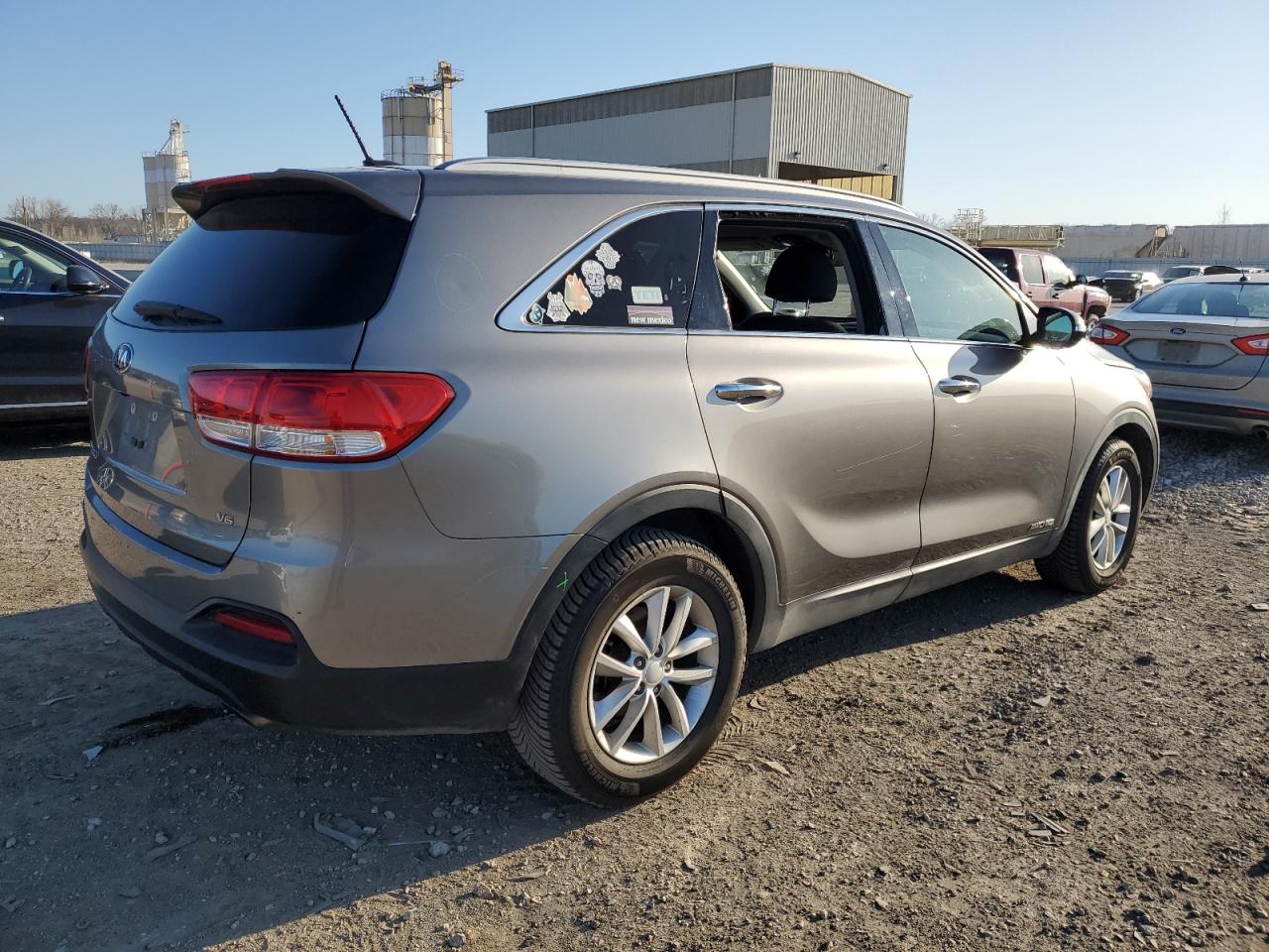 Photo 2 VIN: 5XYPGDA59JG373738 - KIA SORENTO 