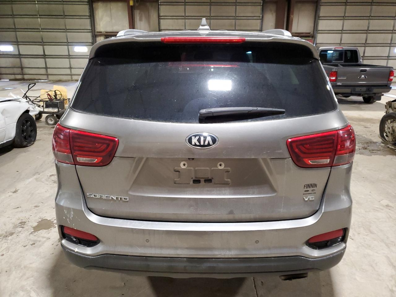 Photo 5 VIN: 5XYPGDA5XKG476880 - KIA SORENTO 