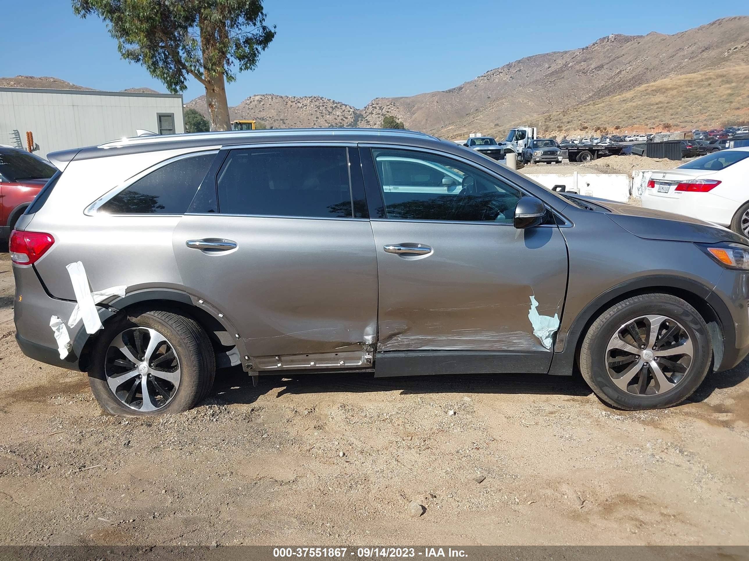 Photo 12 VIN: 5XYPH4A16JG386943 - KIA SORENTO 