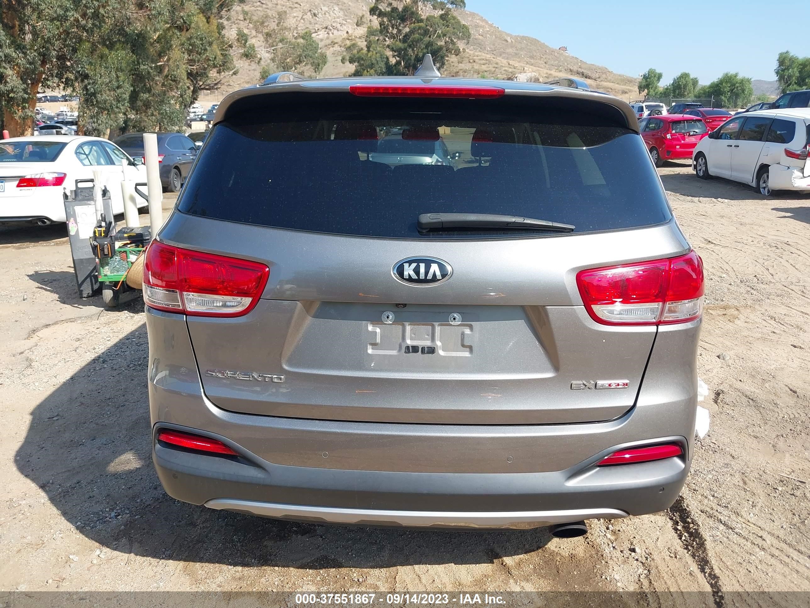 Photo 15 VIN: 5XYPH4A16JG386943 - KIA SORENTO 