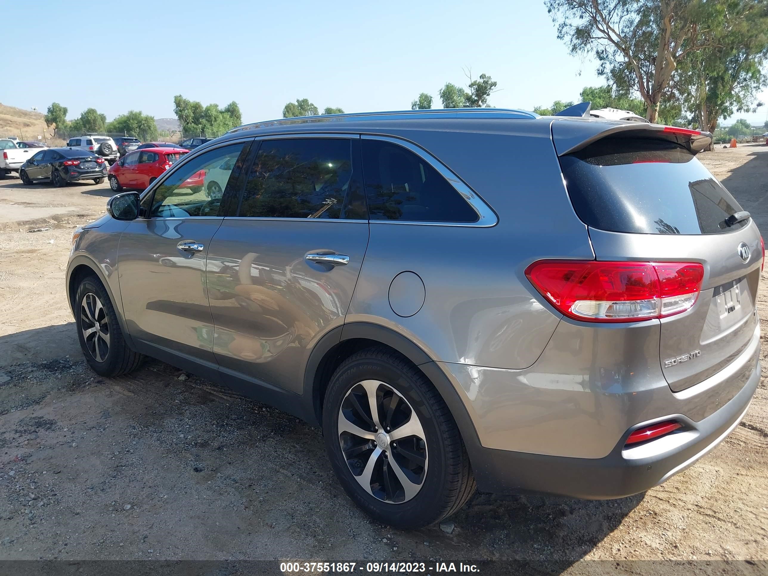 Photo 2 VIN: 5XYPH4A16JG386943 - KIA SORENTO 