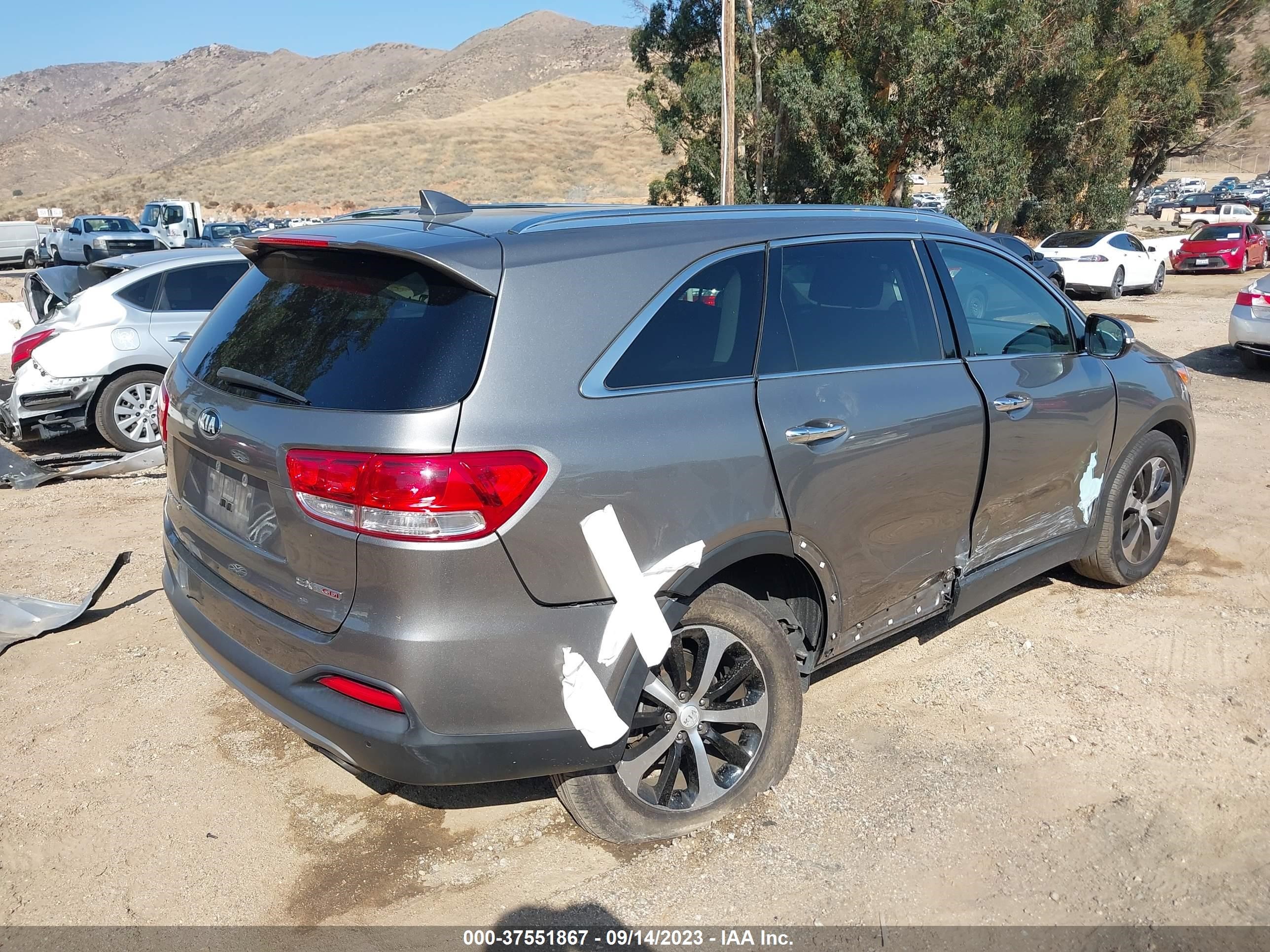 Photo 3 VIN: 5XYPH4A16JG386943 - KIA SORENTO 