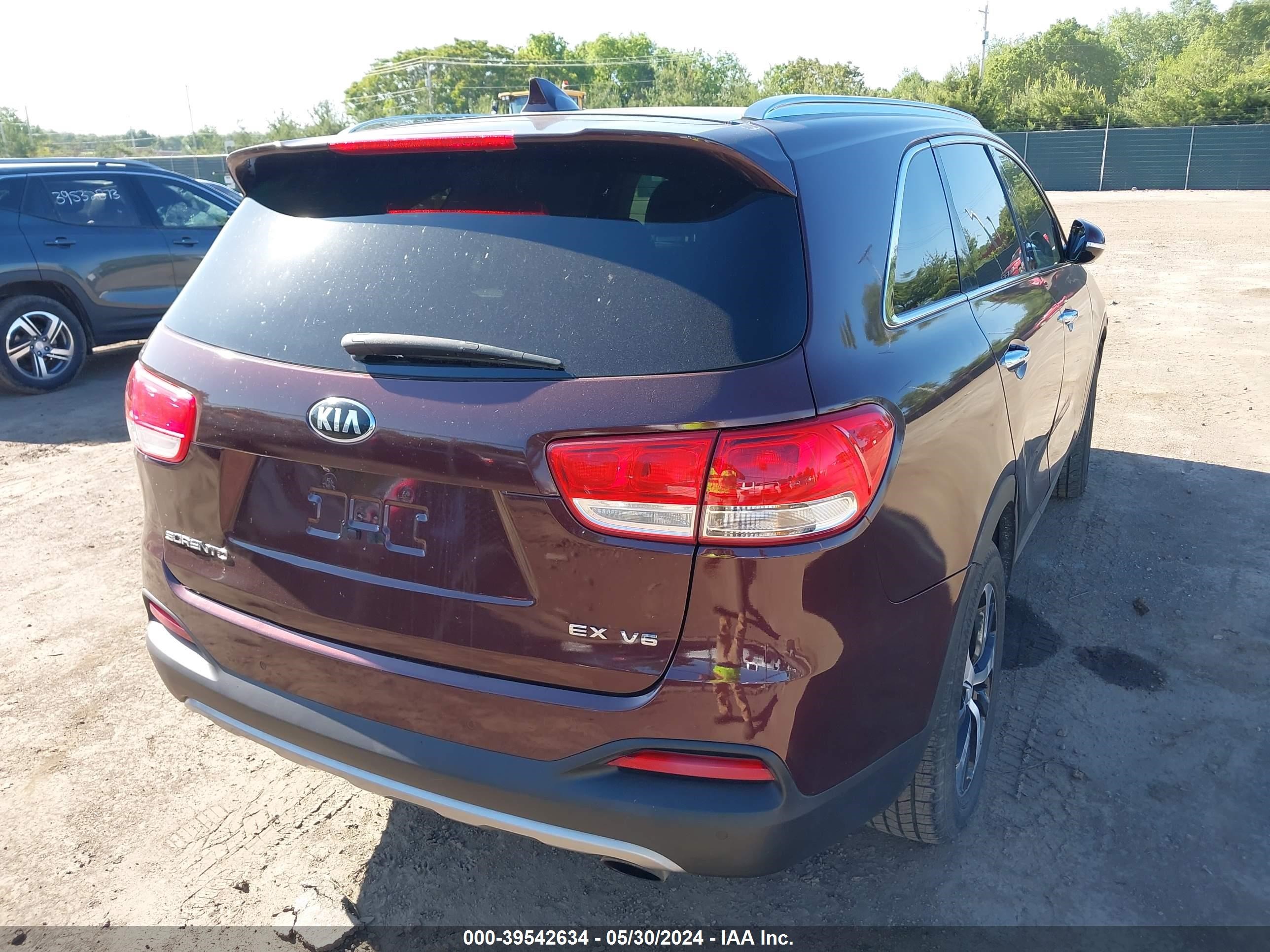 Photo 3 VIN: 5XYPH4A50JG373625 - KIA SORENTO 