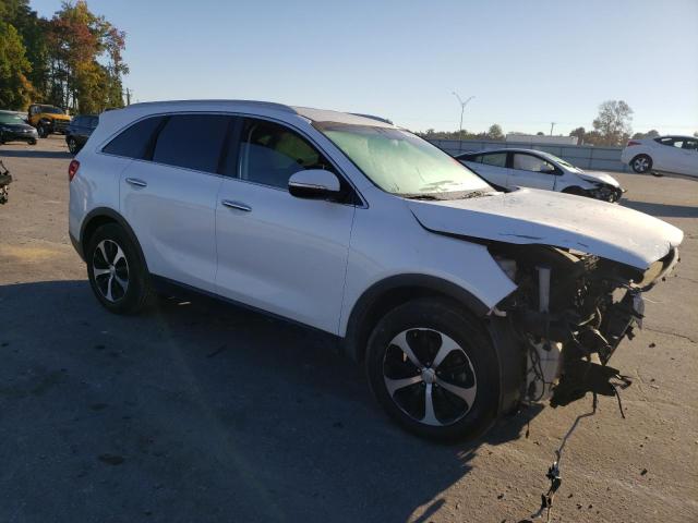 Photo 3 VIN: 5XYPH4A53GG153257 - KIA SORENTO EX 