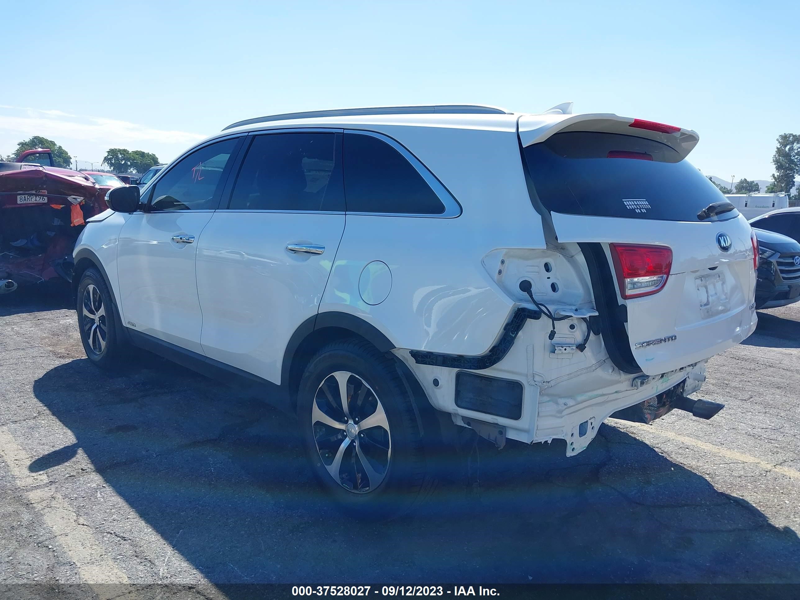 Photo 2 VIN: 5XYPHDA14GG144208 - KIA SORENTO 