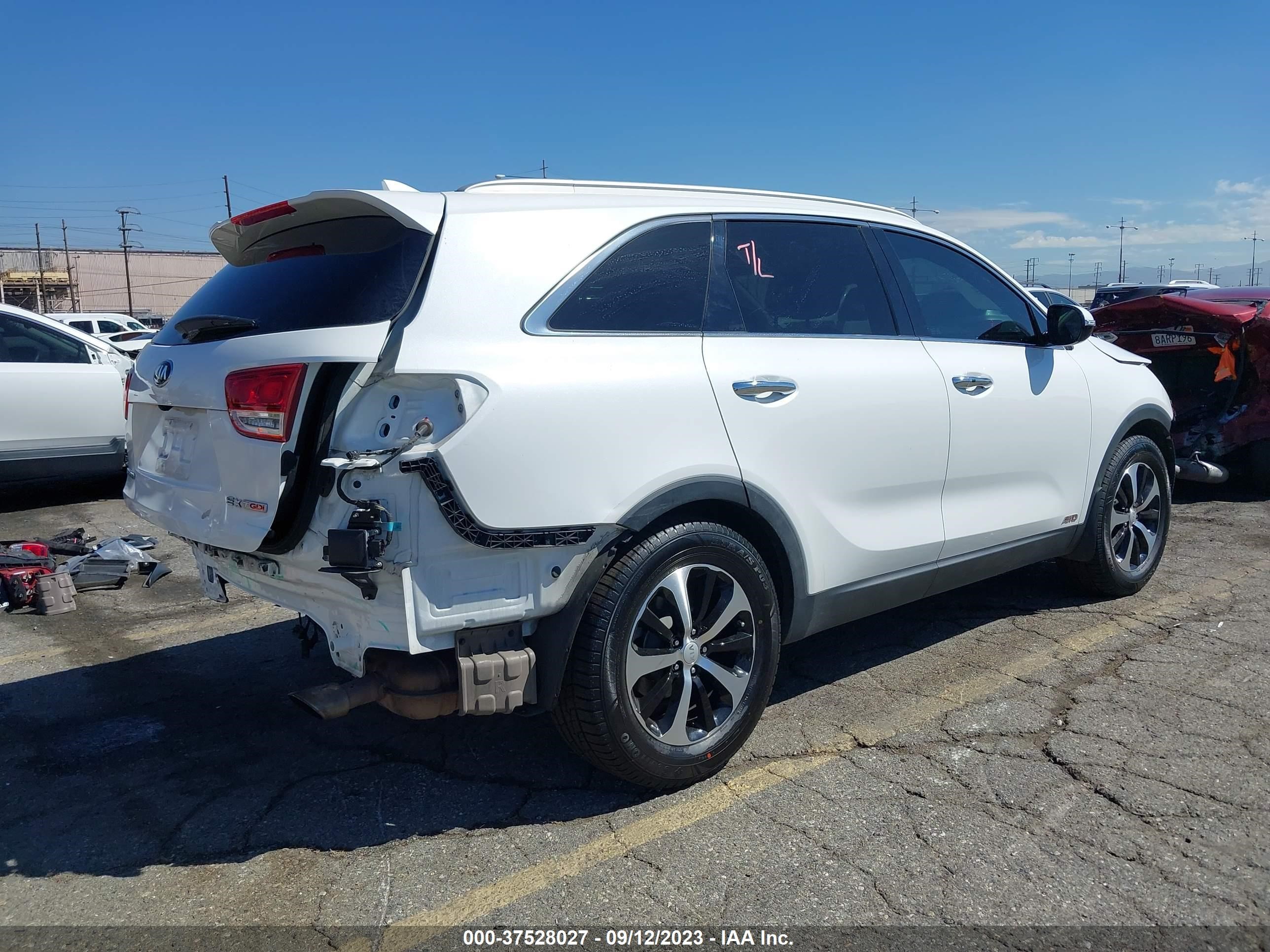 Photo 3 VIN: 5XYPHDA14GG144208 - KIA SORENTO 