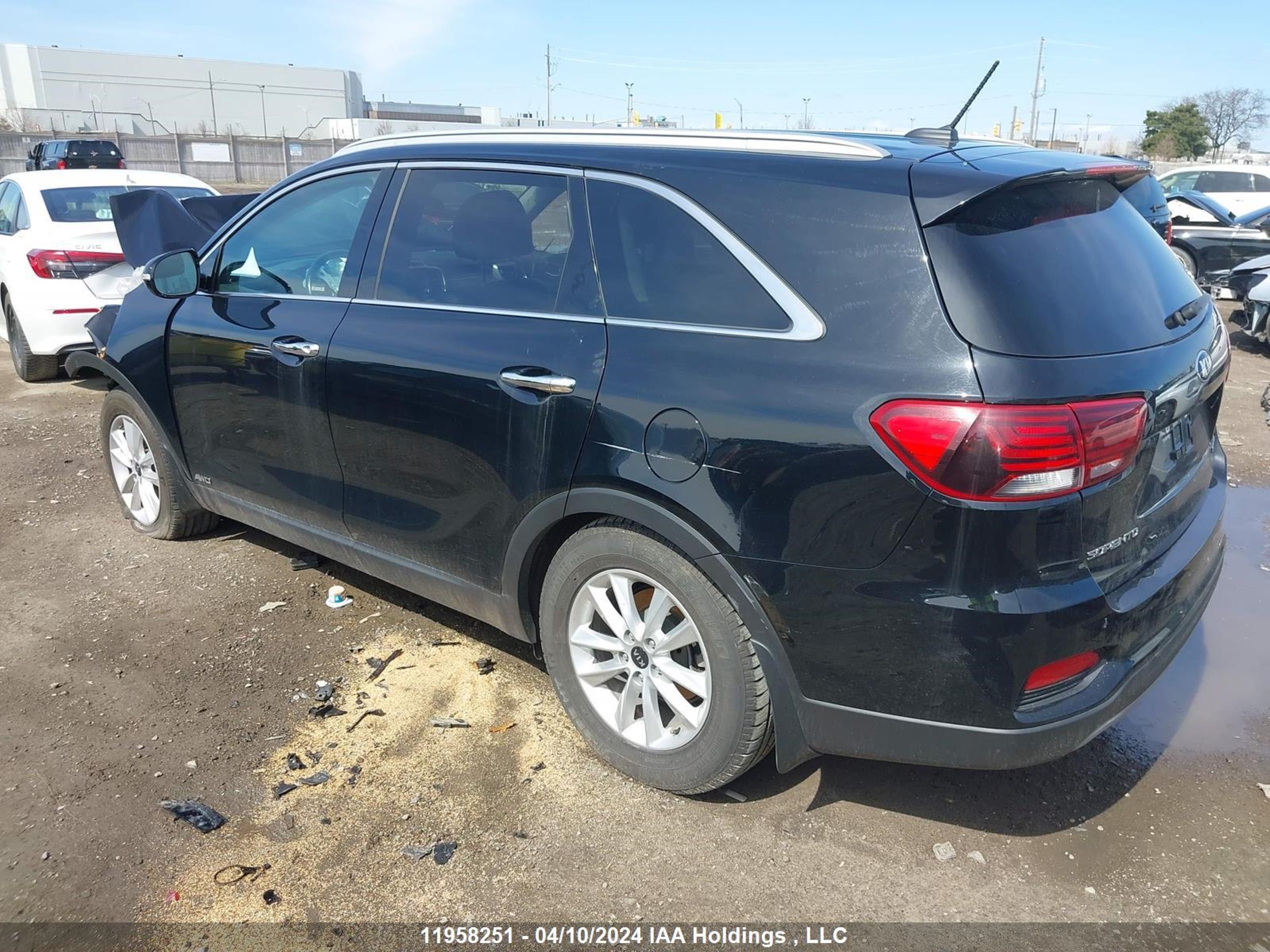 Photo 2 VIN: 5XYPHDA39KG588646 - KIA SORENTO 