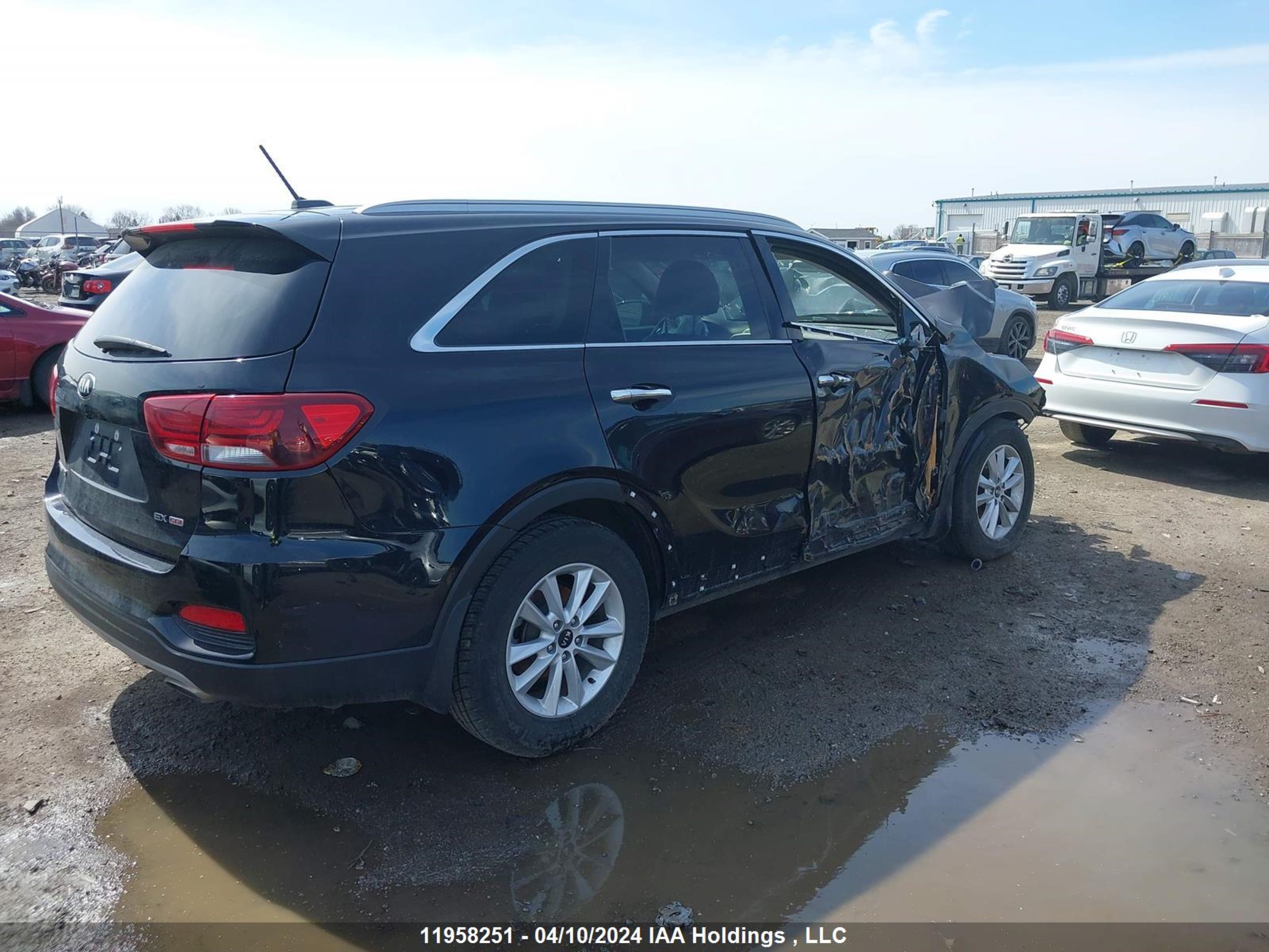 Photo 3 VIN: 5XYPHDA39KG588646 - KIA SORENTO 