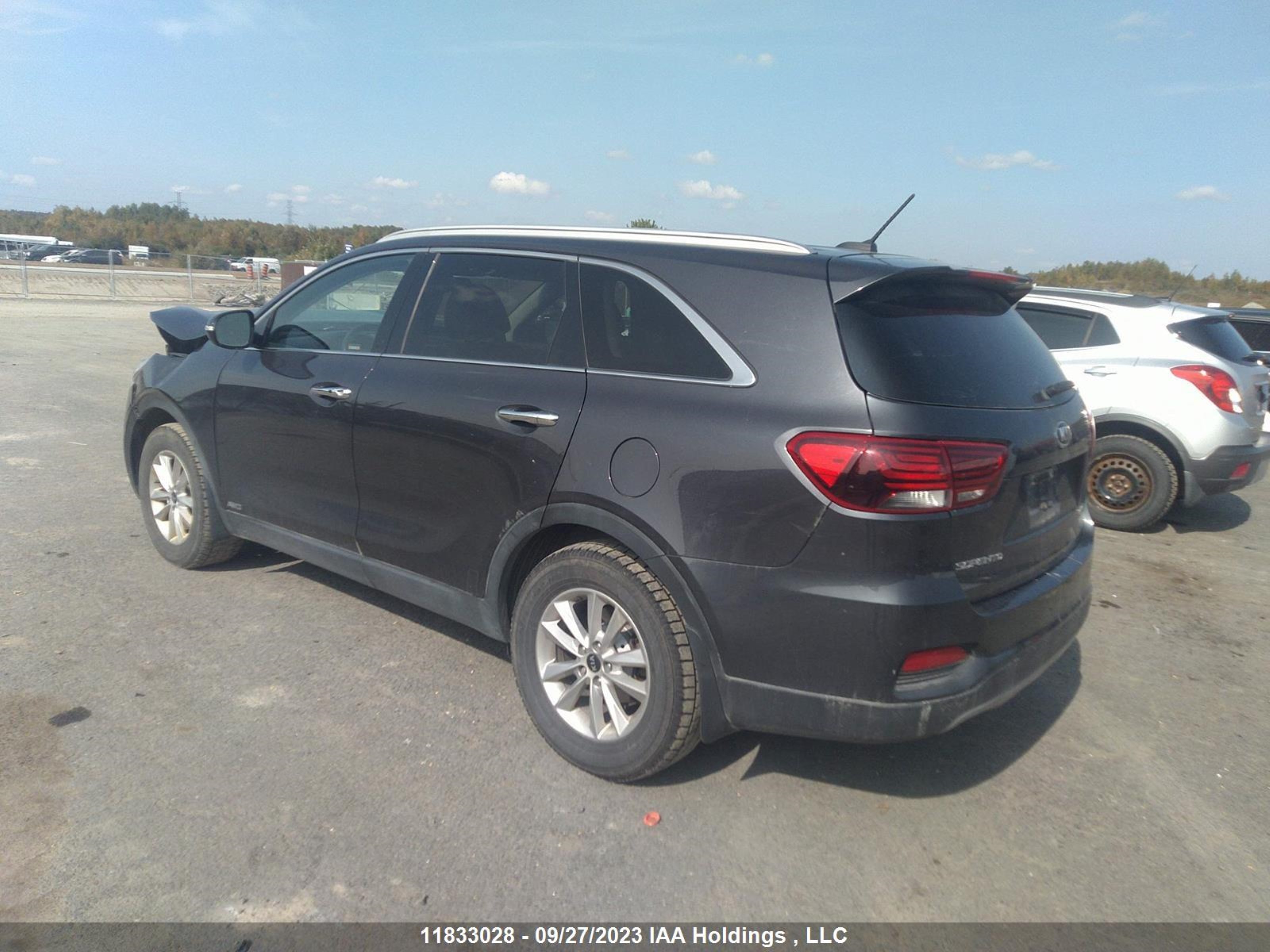 Photo 2 VIN: 5XYPHDA3XKG485641 - KIA SORENTO 