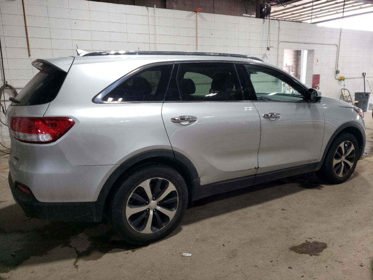 Photo 2 VIN: 5XYPHDA51GG173720 - KIA SORENTO 